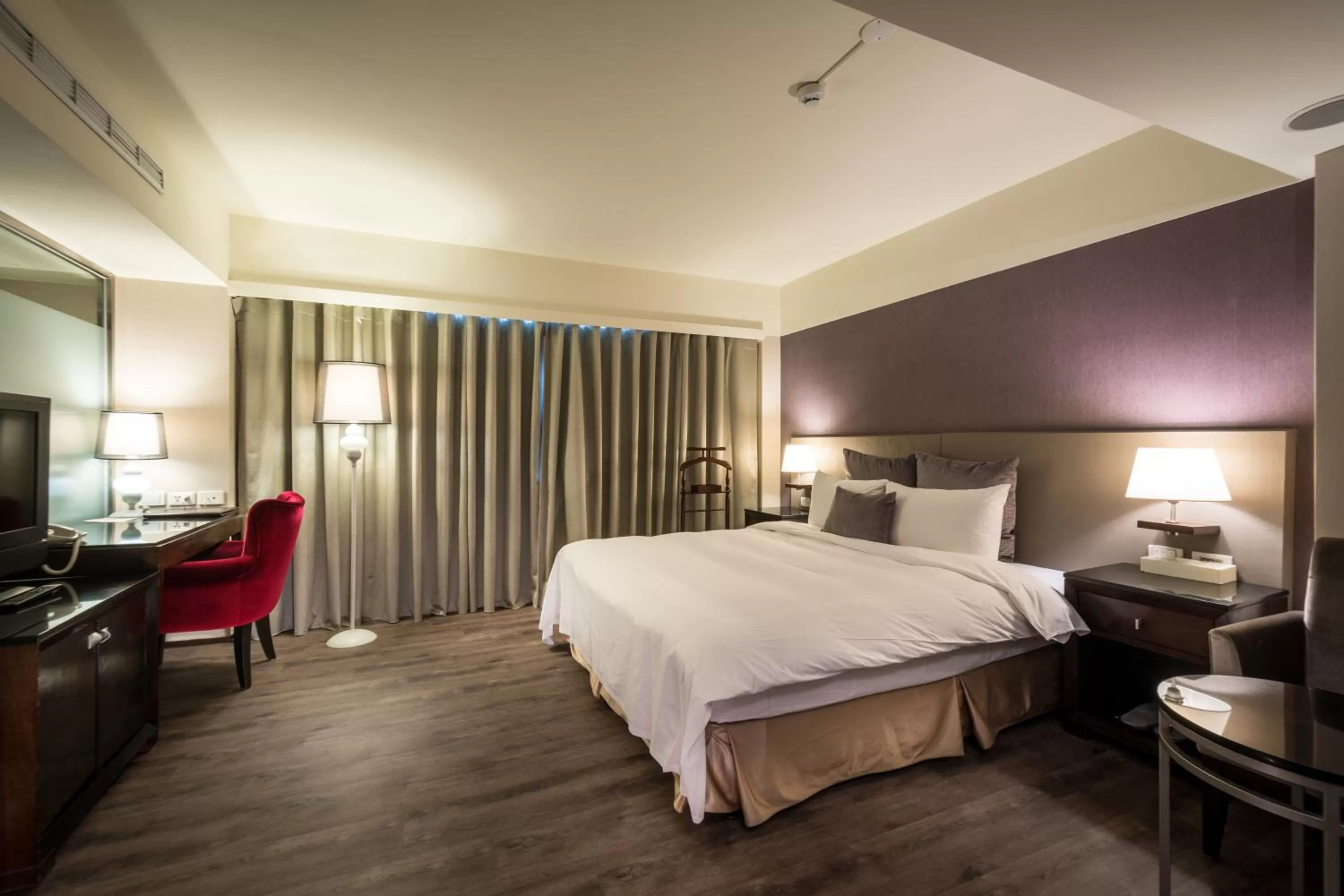 VIP King Room in Delight Hotel