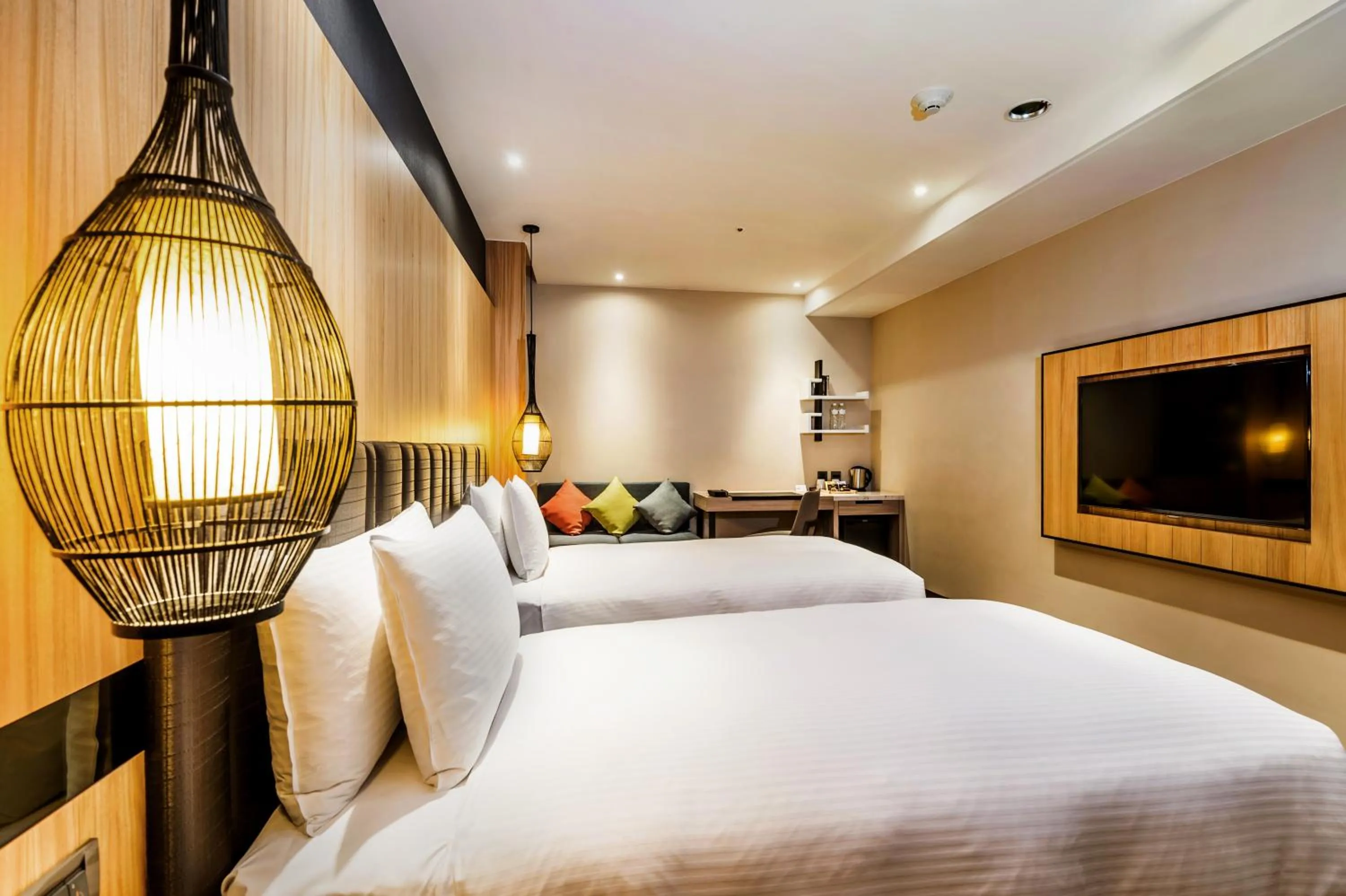 Business Twin Room with Bath - No Window in La Vida Hotel