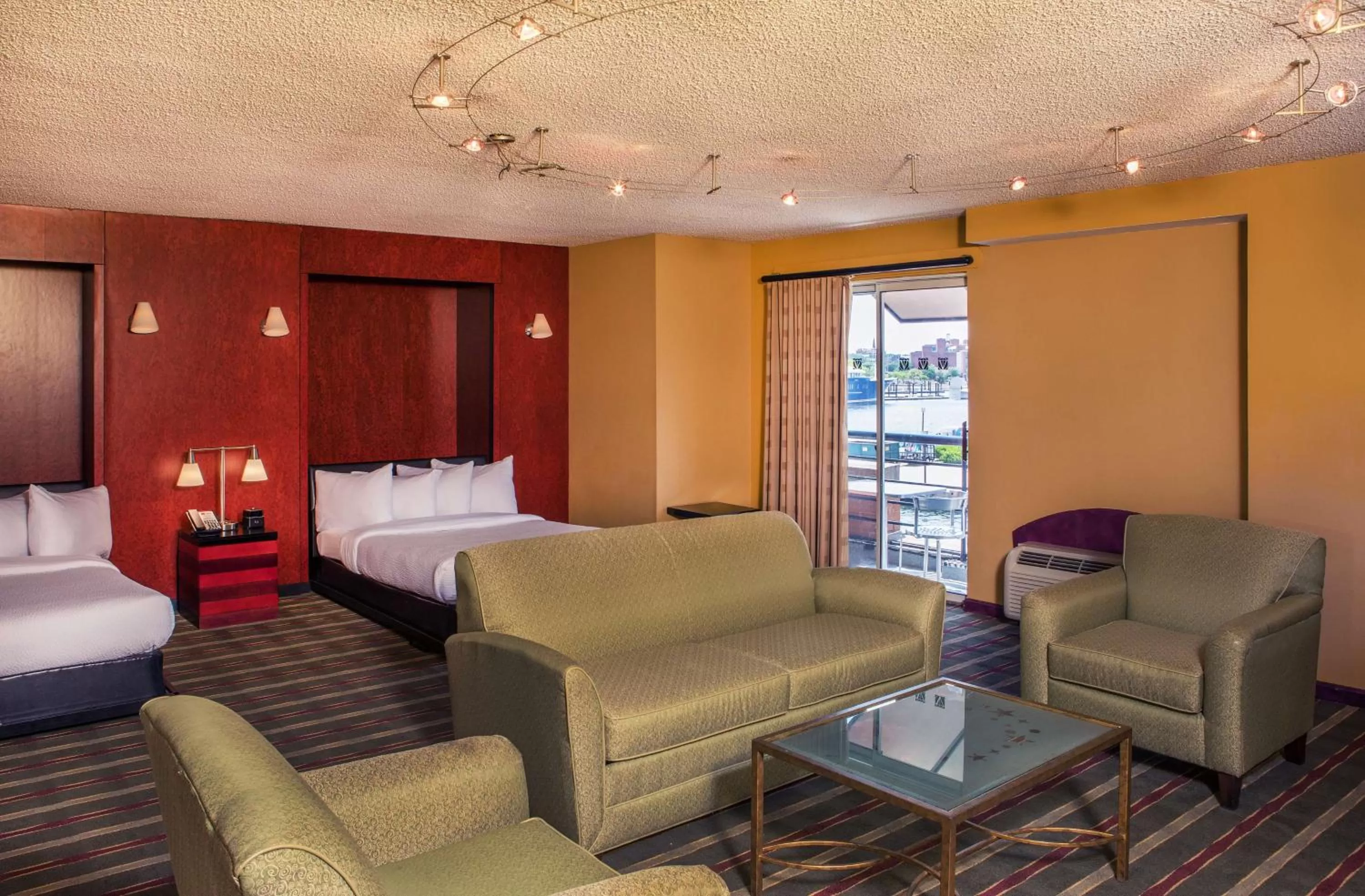 Large Studio Suite with Two Queen Beds in Pier 5 Hotel Baltimore