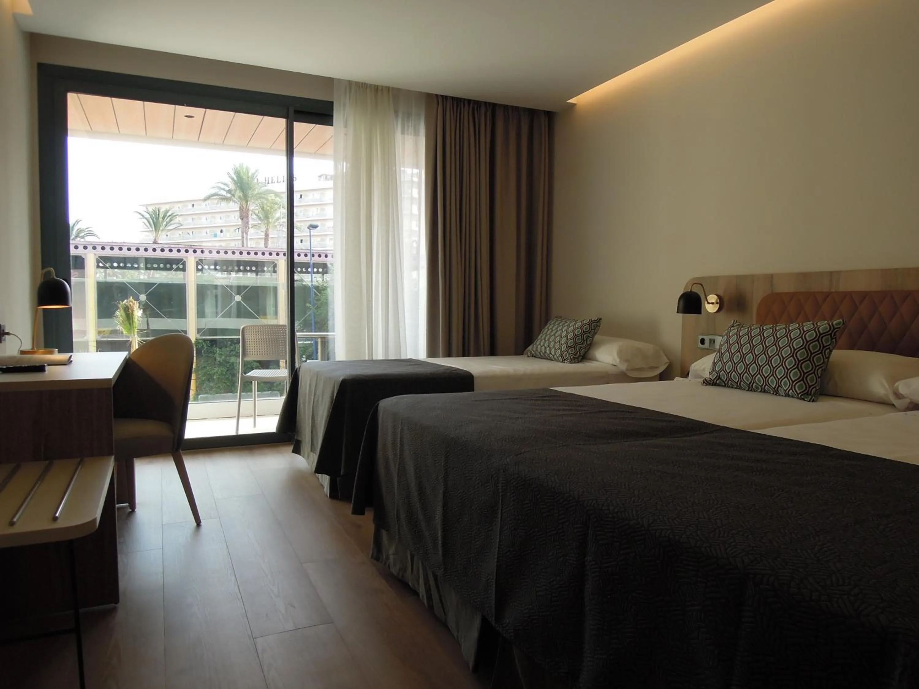 Triple Room with City View (2 Adults + 1 Child) in Hotel Presidente 4 sup