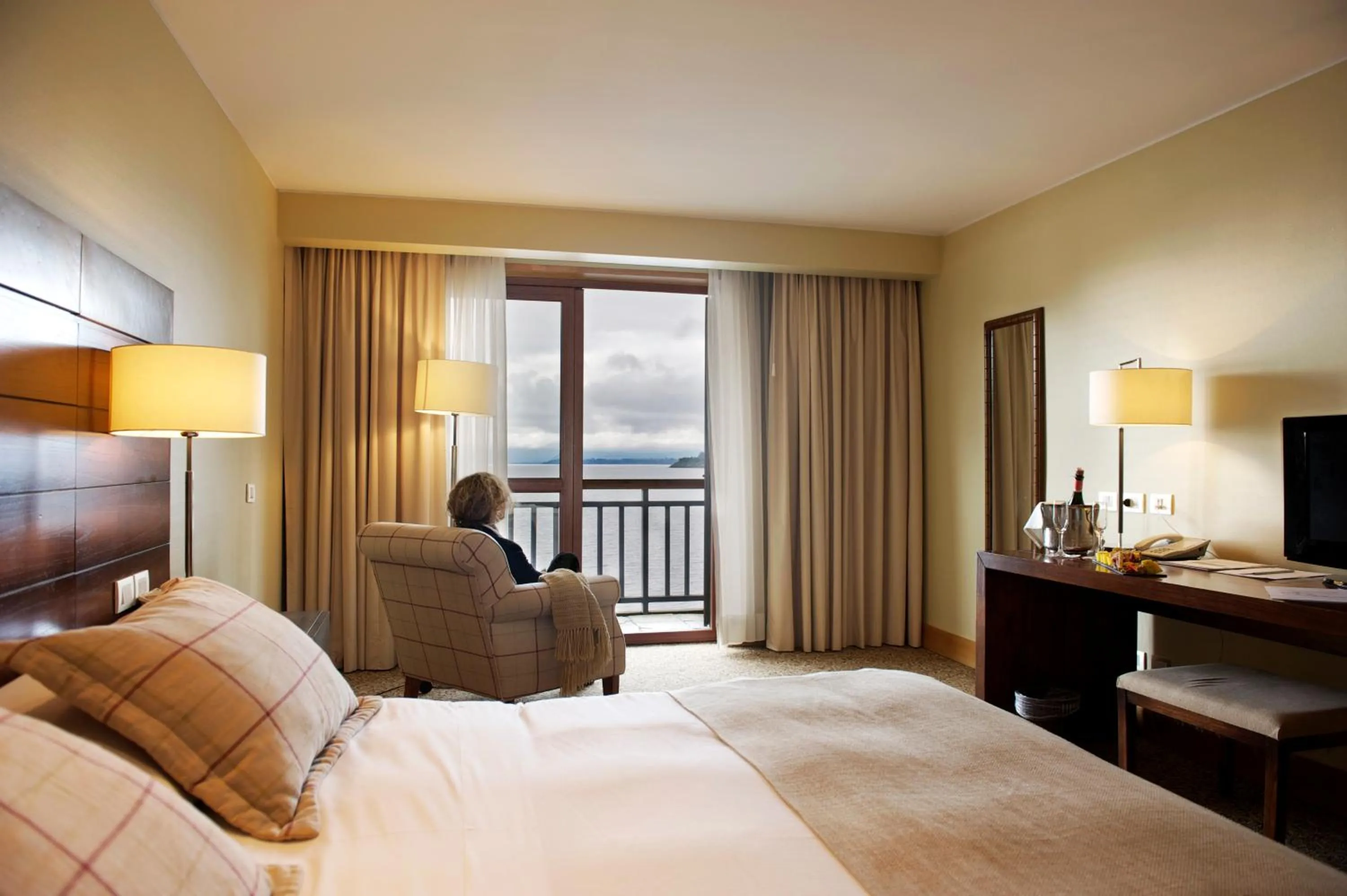 King Studio Suite with View - Non-Smoking in Radisson Hotel Puerto Varas