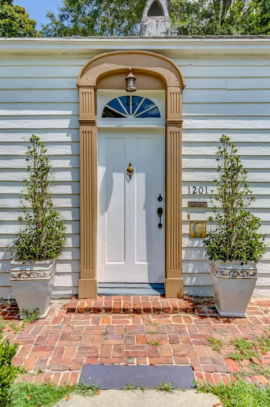 King Room - single occupancy in Steele Cottage