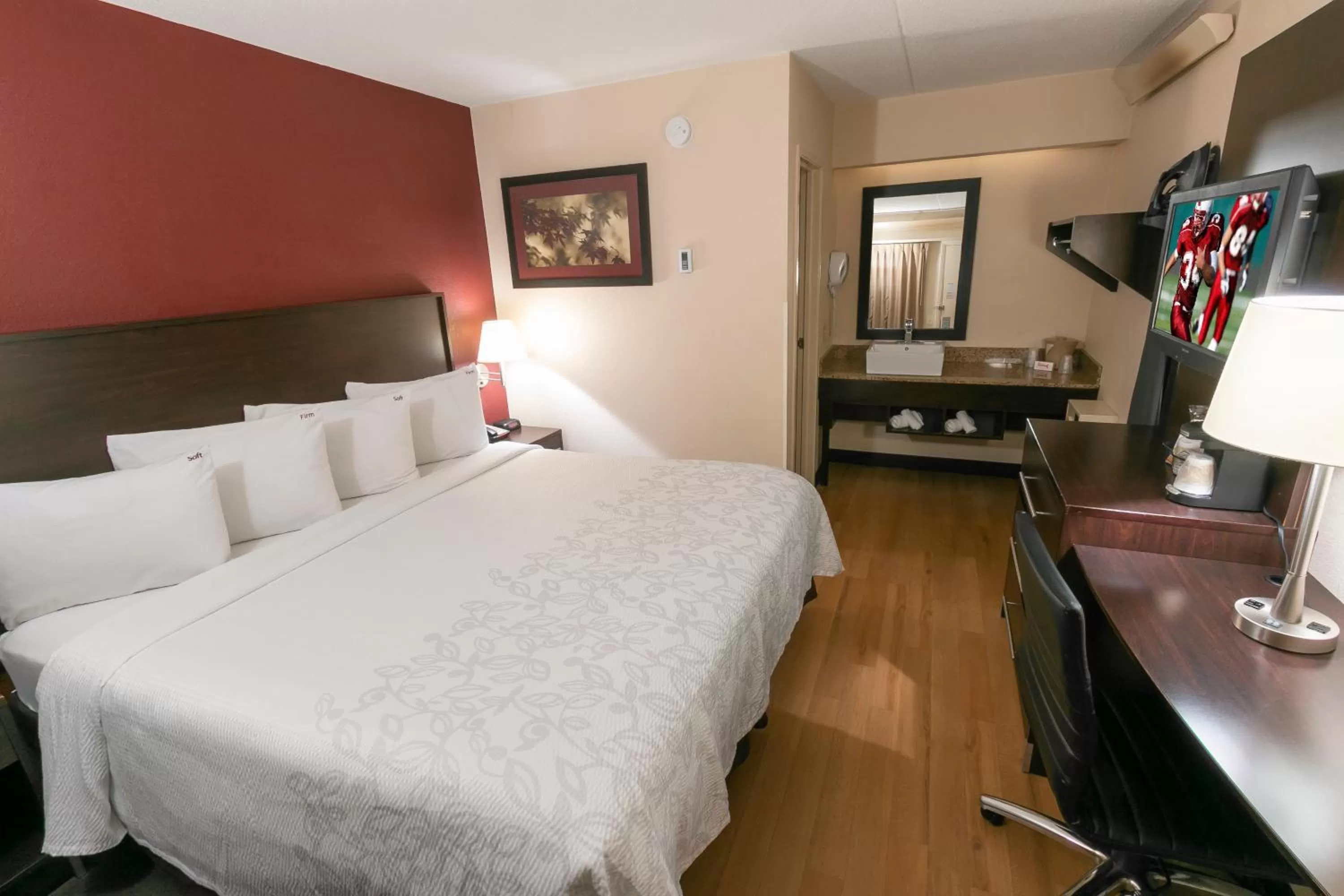 Standard King Room Smoke Free in Red Roof Inn PLUS+ Baltimore North - Timonium