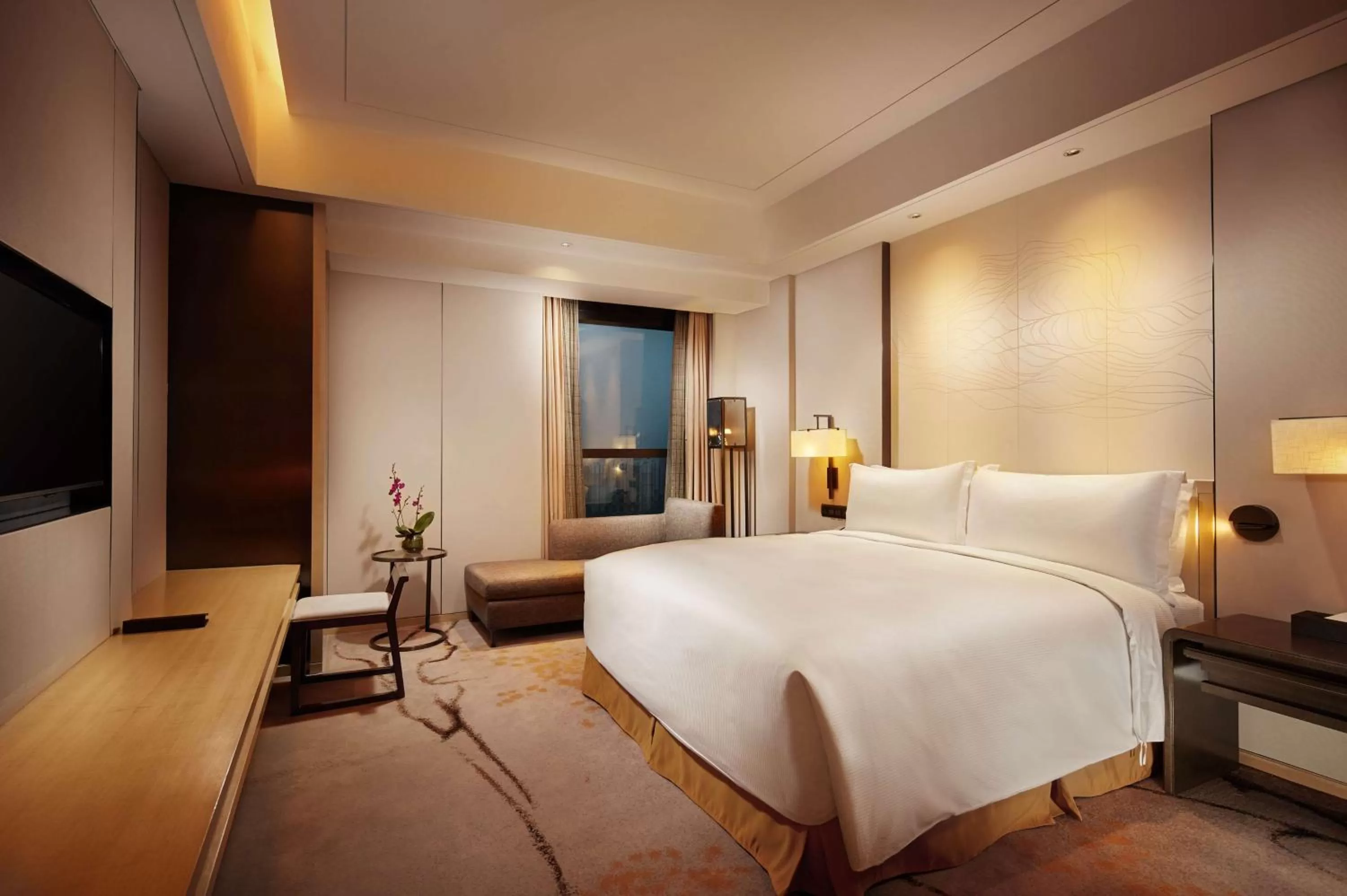 Deluxe King Room in Hilton Suzhou