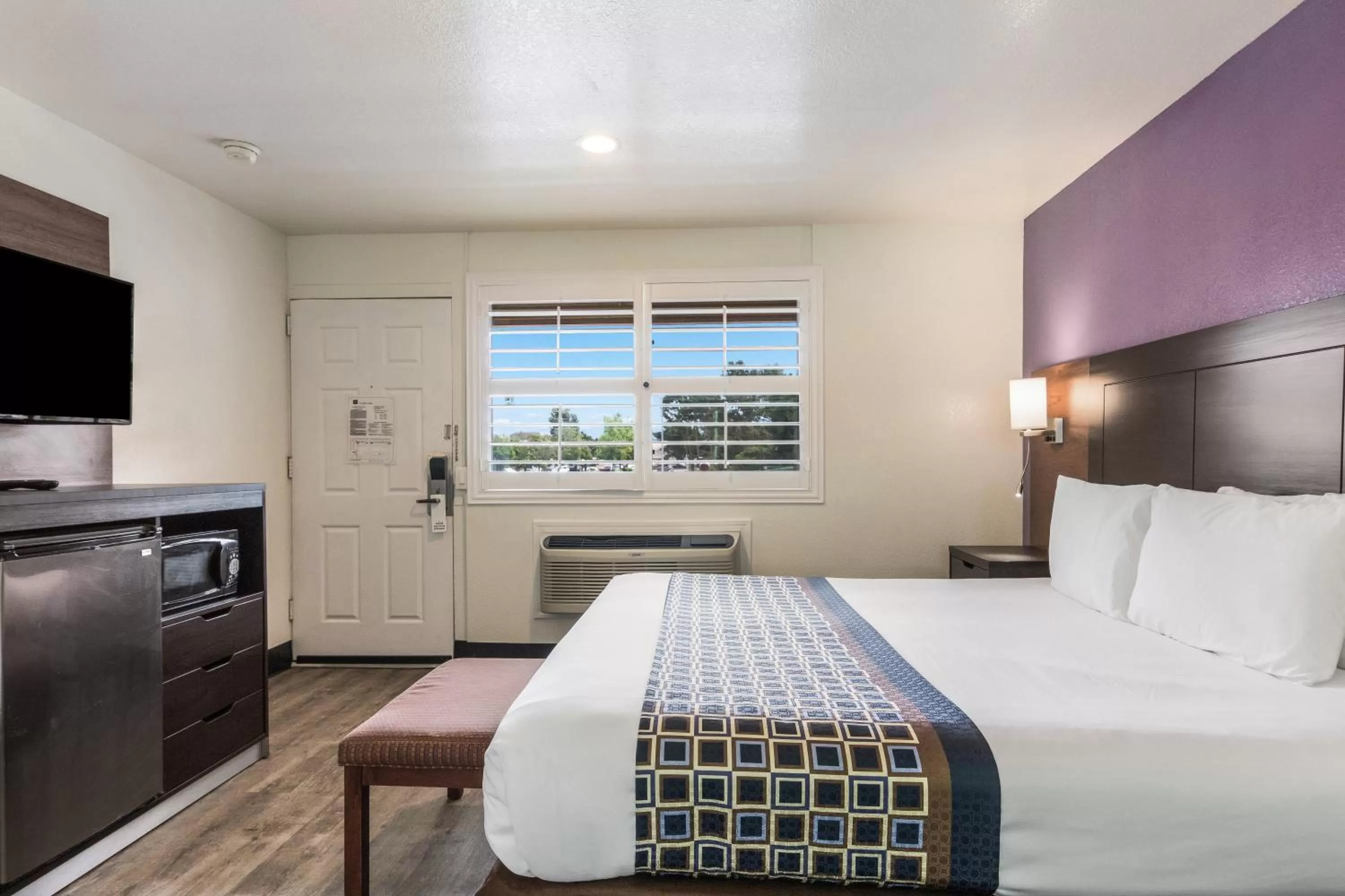 Standard King Room - Non-Smoking  in Rodeway Inn near Downtown Monterey