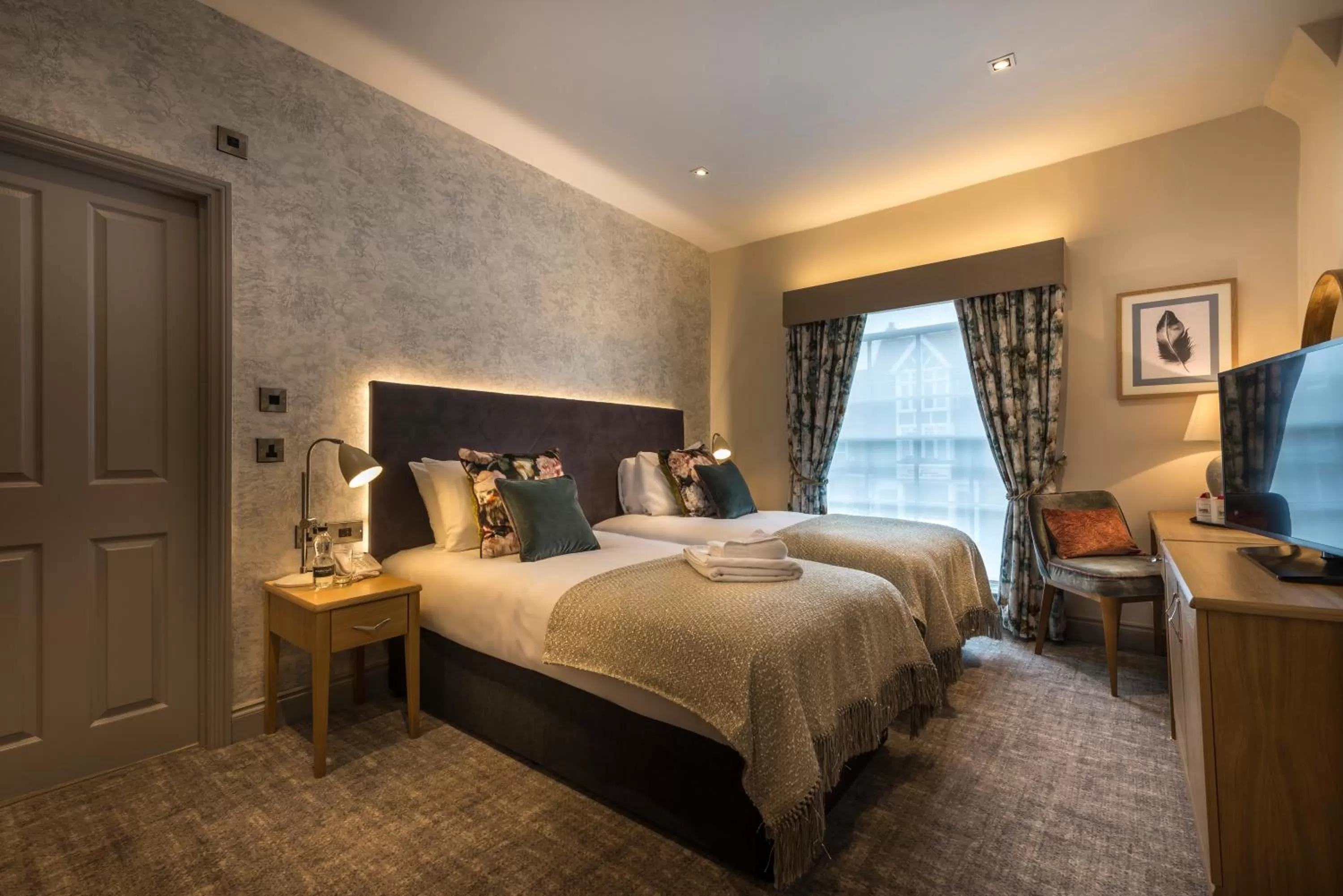 Standard Twin Room in The Three Swans Hotel, Hungerford, Berkshire - The Coaching Inn Group