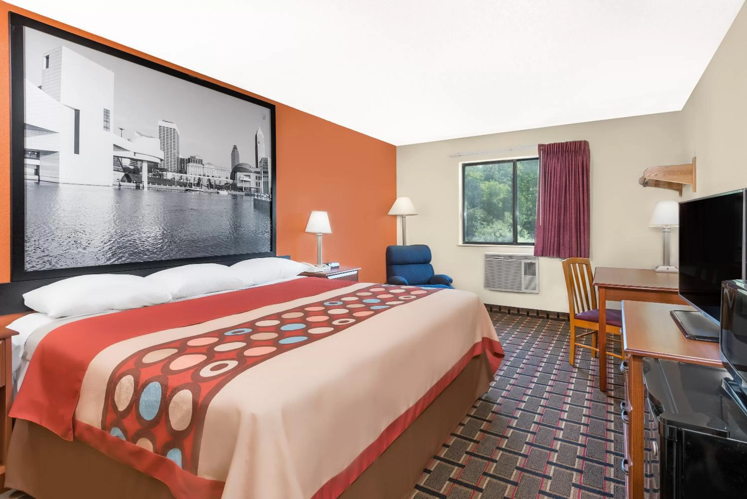 King Room- Non-Smoking in Super 8 by Wyndham Kent/Akron Area