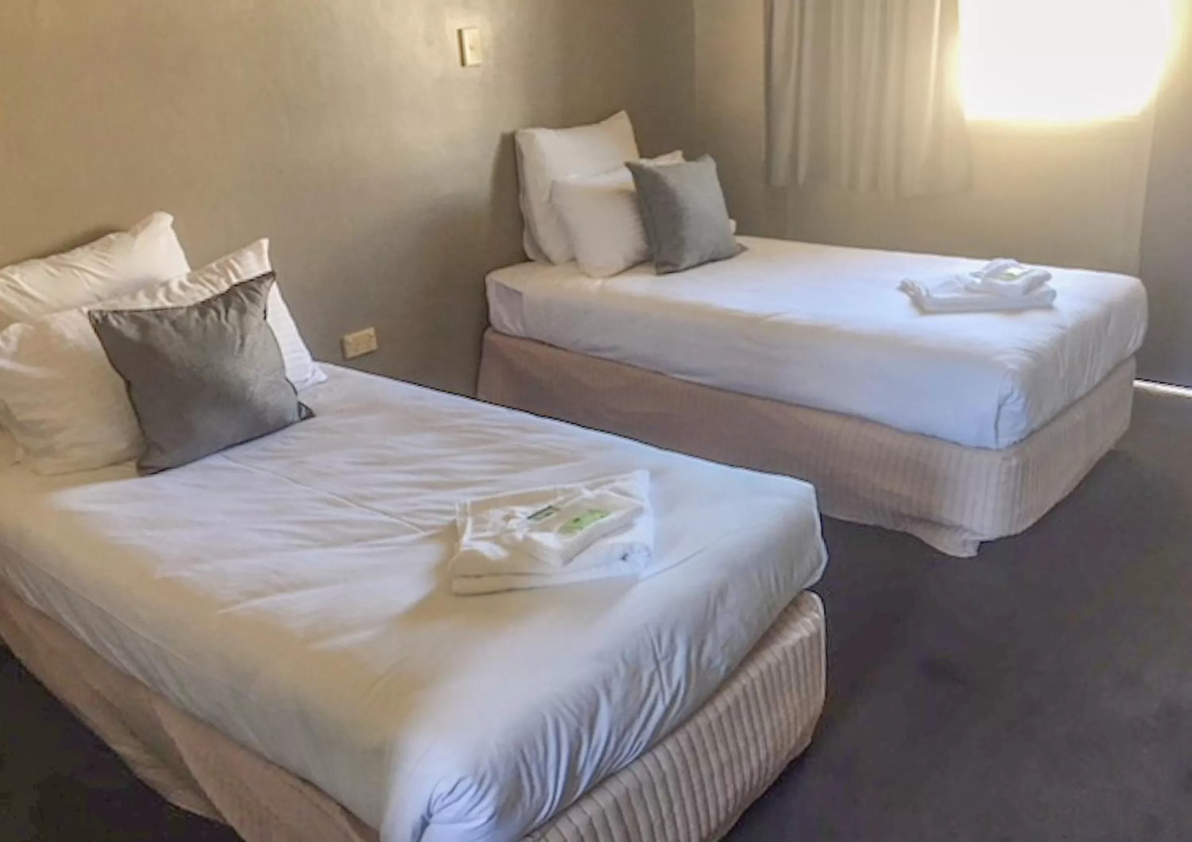 Twin Room with En Suite in Commercial Hotel Motel Lithgow