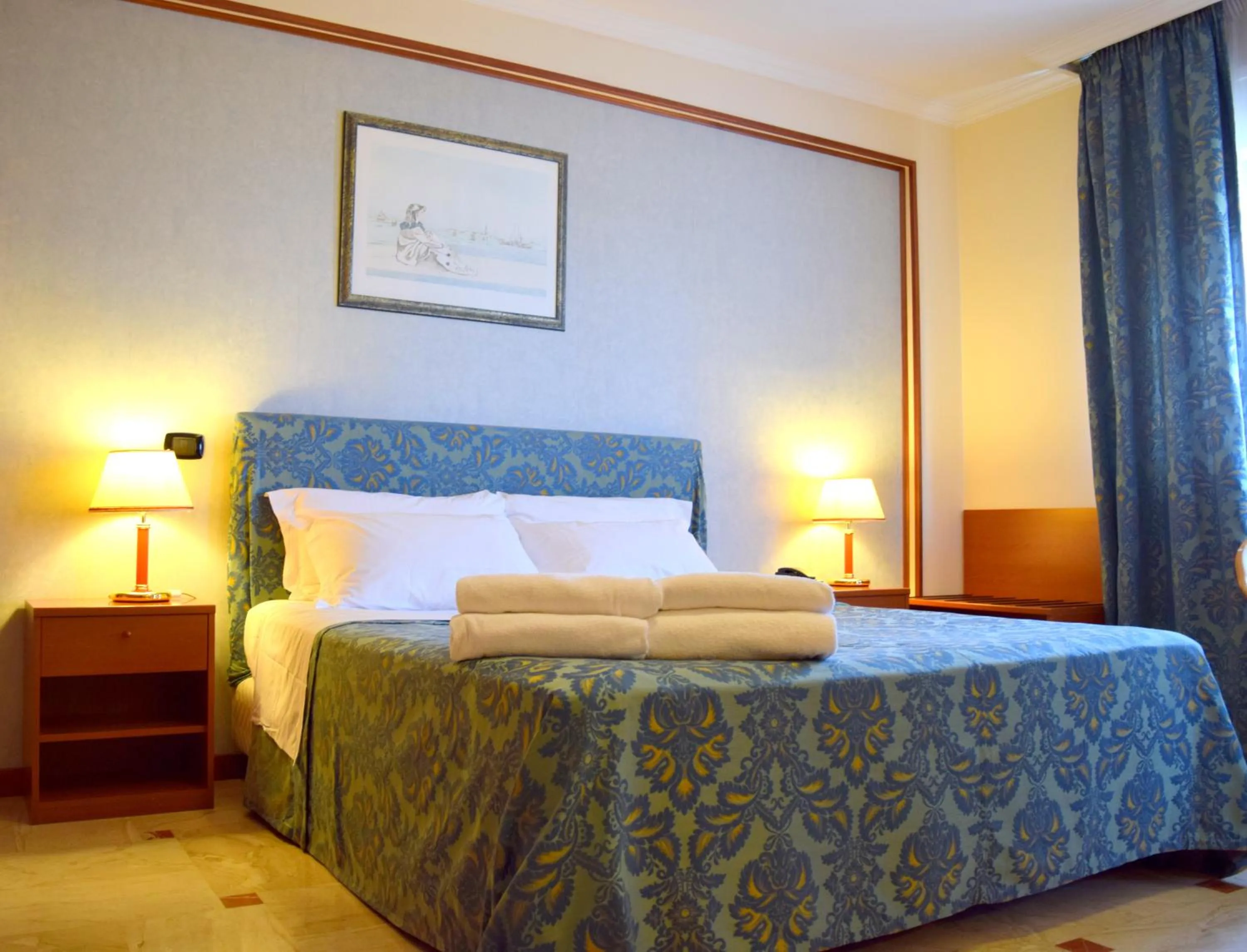 Single Room in Hotel President Pomezia