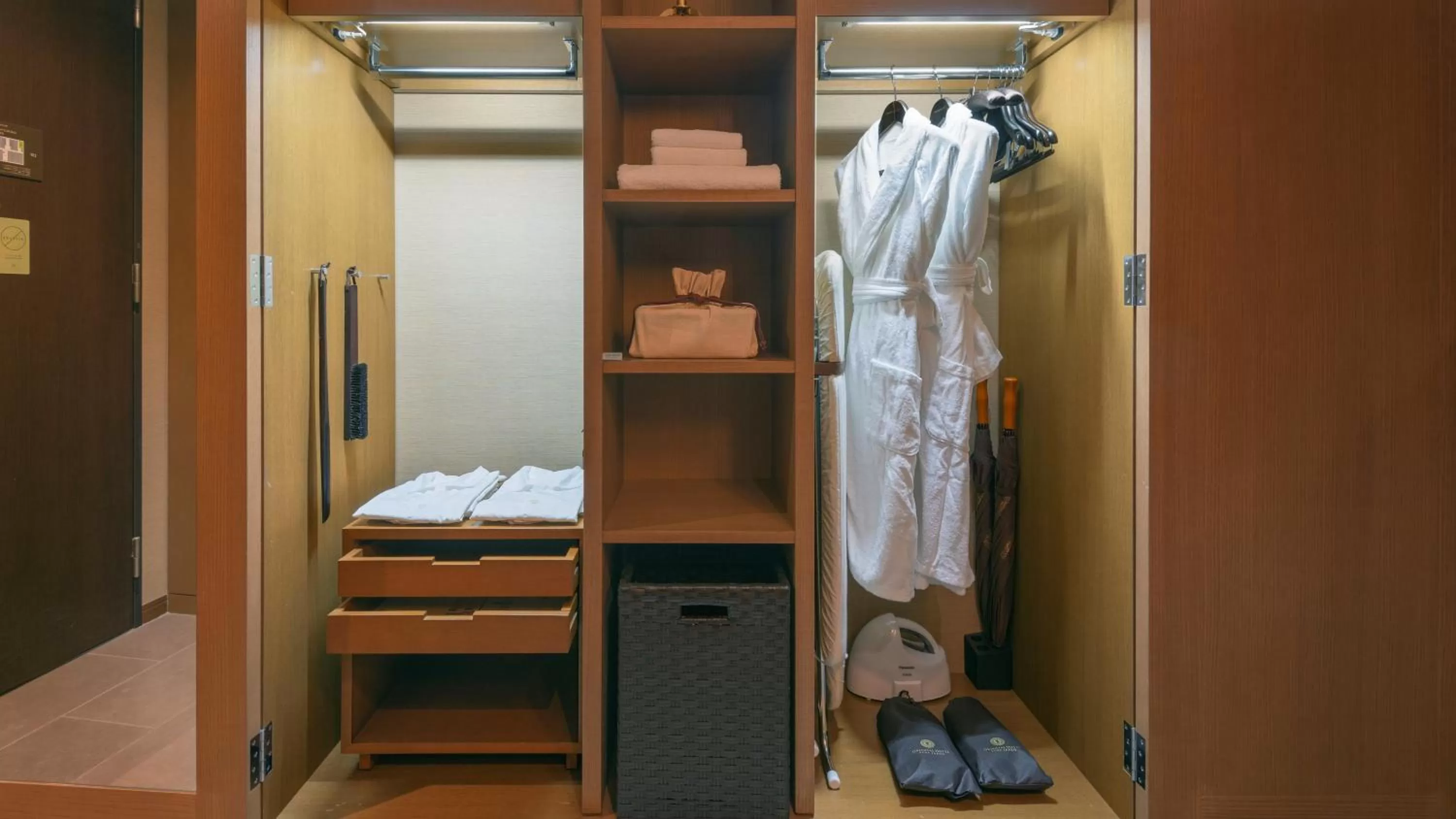 Executive King Room - City View with Complimentary Mini-bar  in Oriental Hotel