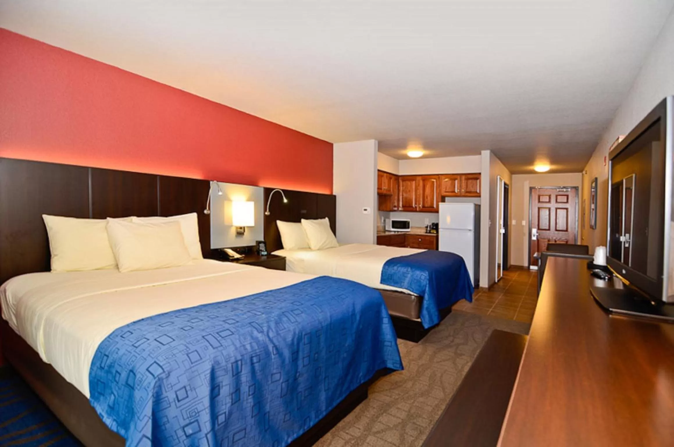 Queen Studio with Two Queen Beds in Astoria Hotel & Event Center