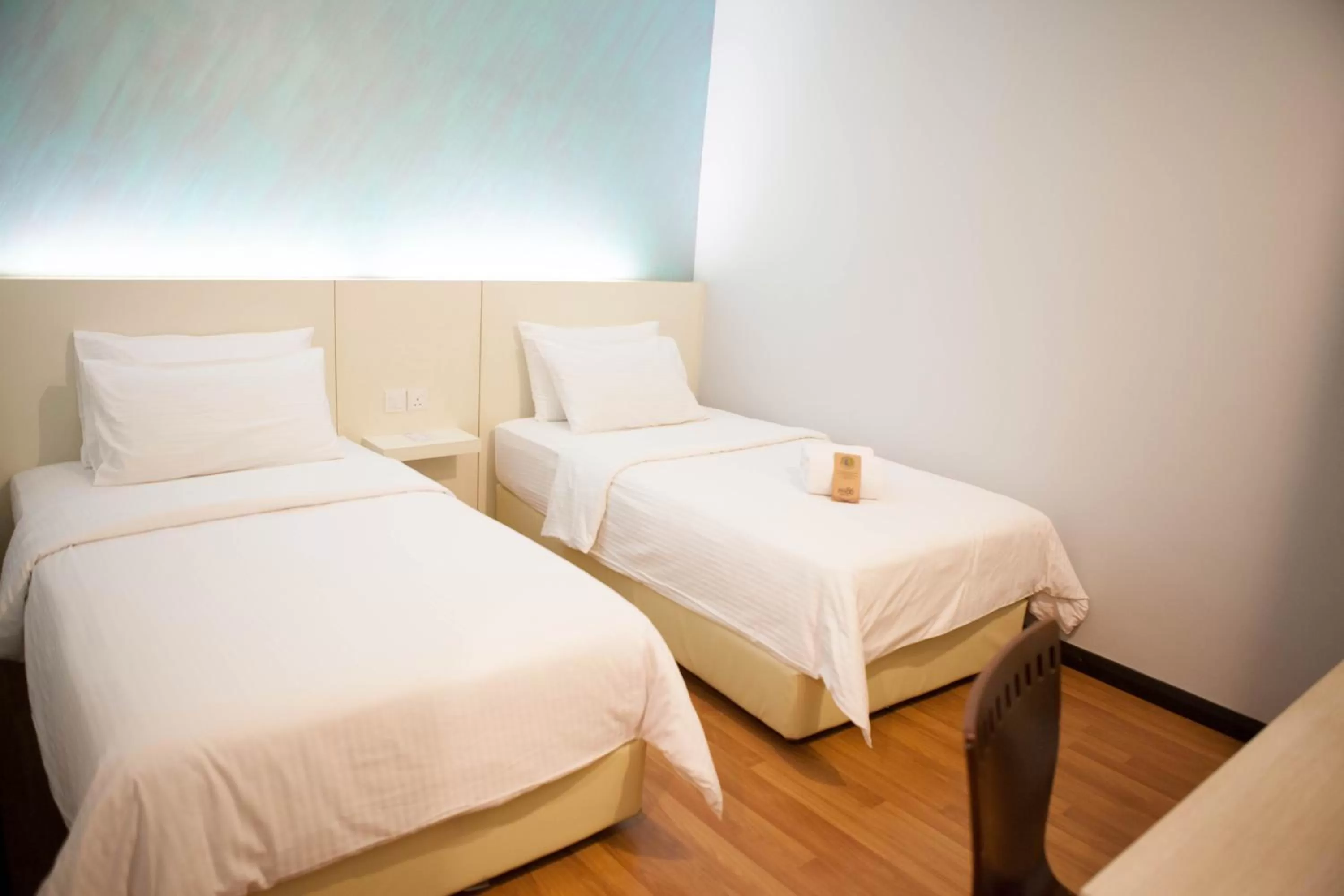 Twin Room - No Window in Inn86