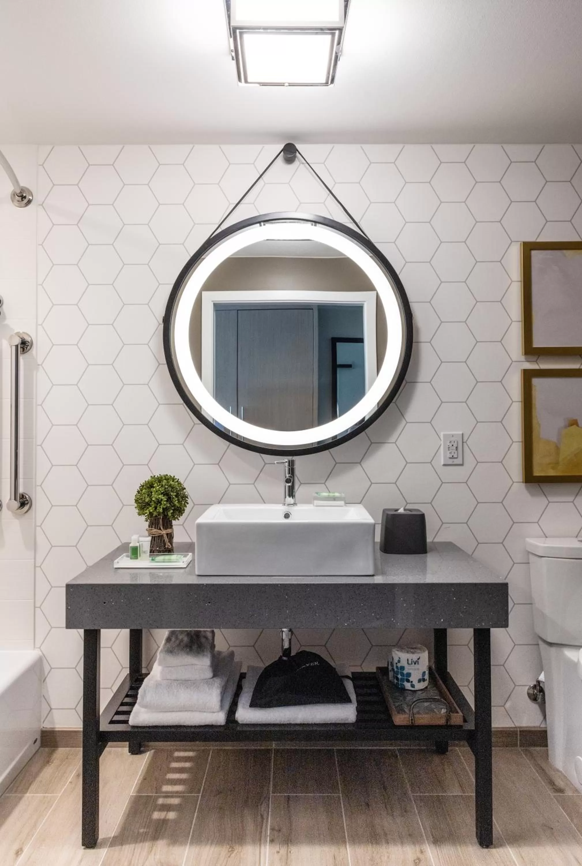 Queen Room with Two Queen Beds - Mobility Access Tub in Holiday Inn & Suites Nashville Downtown - Broadway by IHG