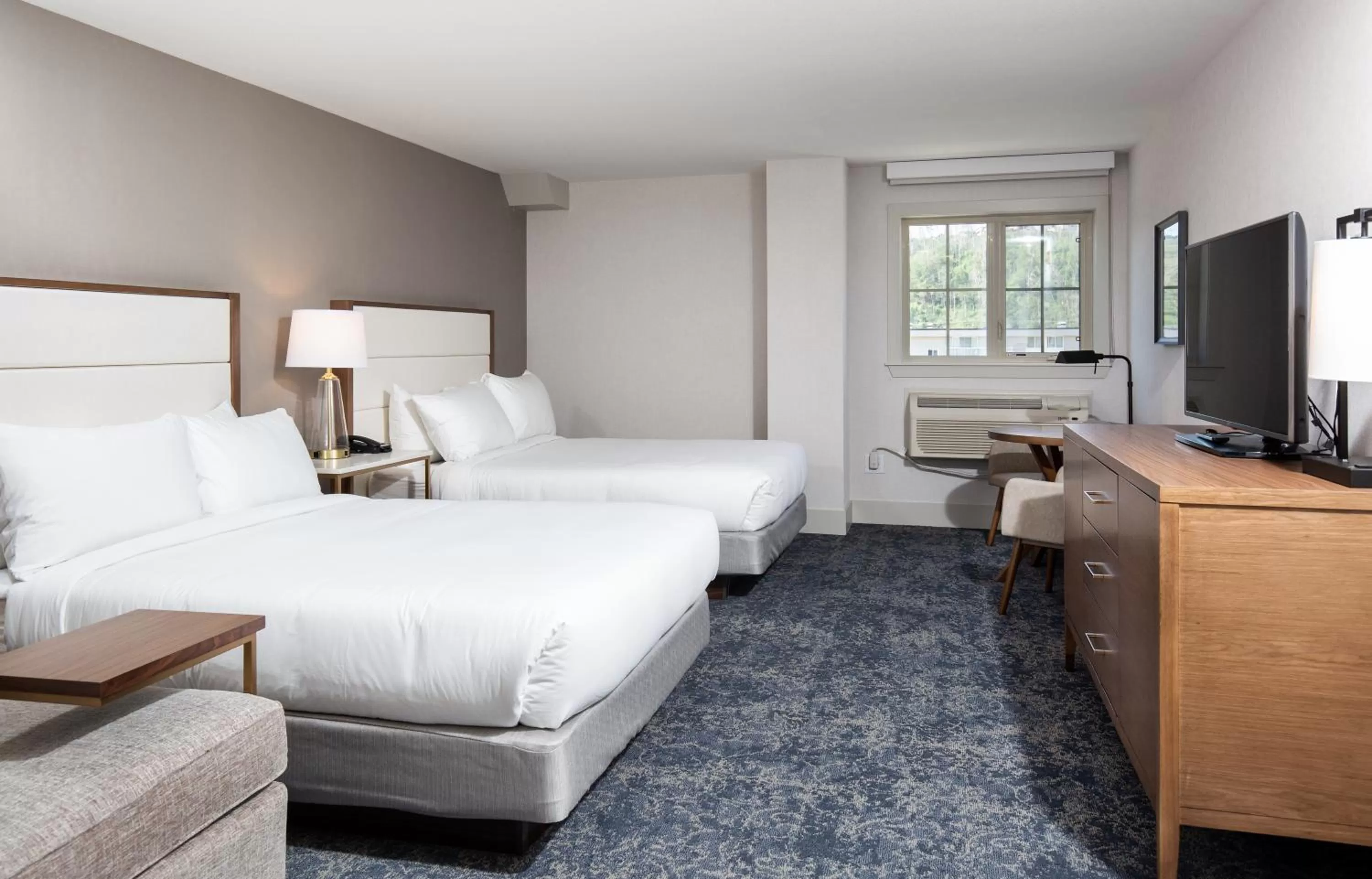 Standard Queen Room in Pomeroy Hotel Fort McMurray