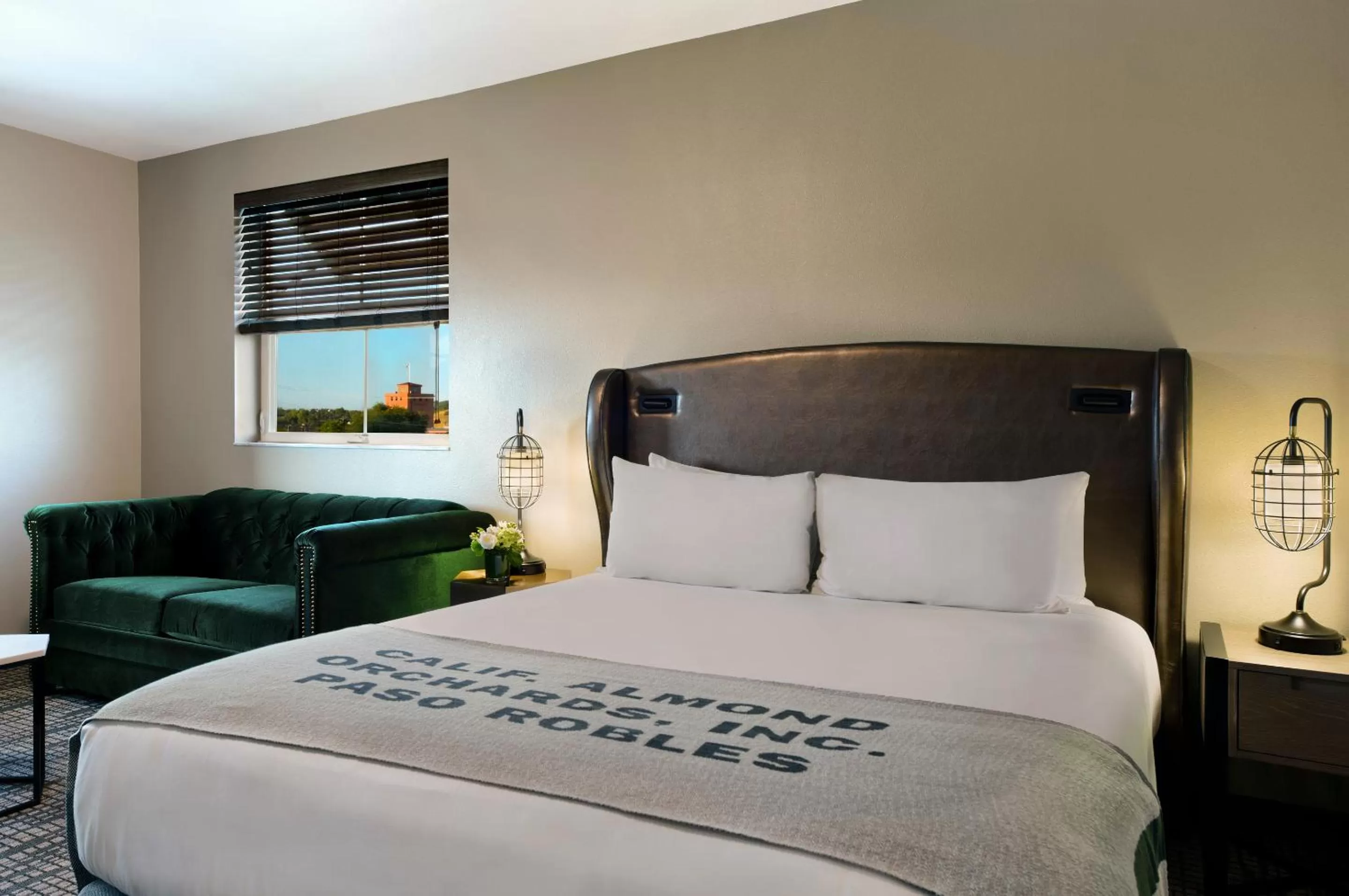 Corner King Suite Sleeper Sofa in Oxford Suites Paso Robles