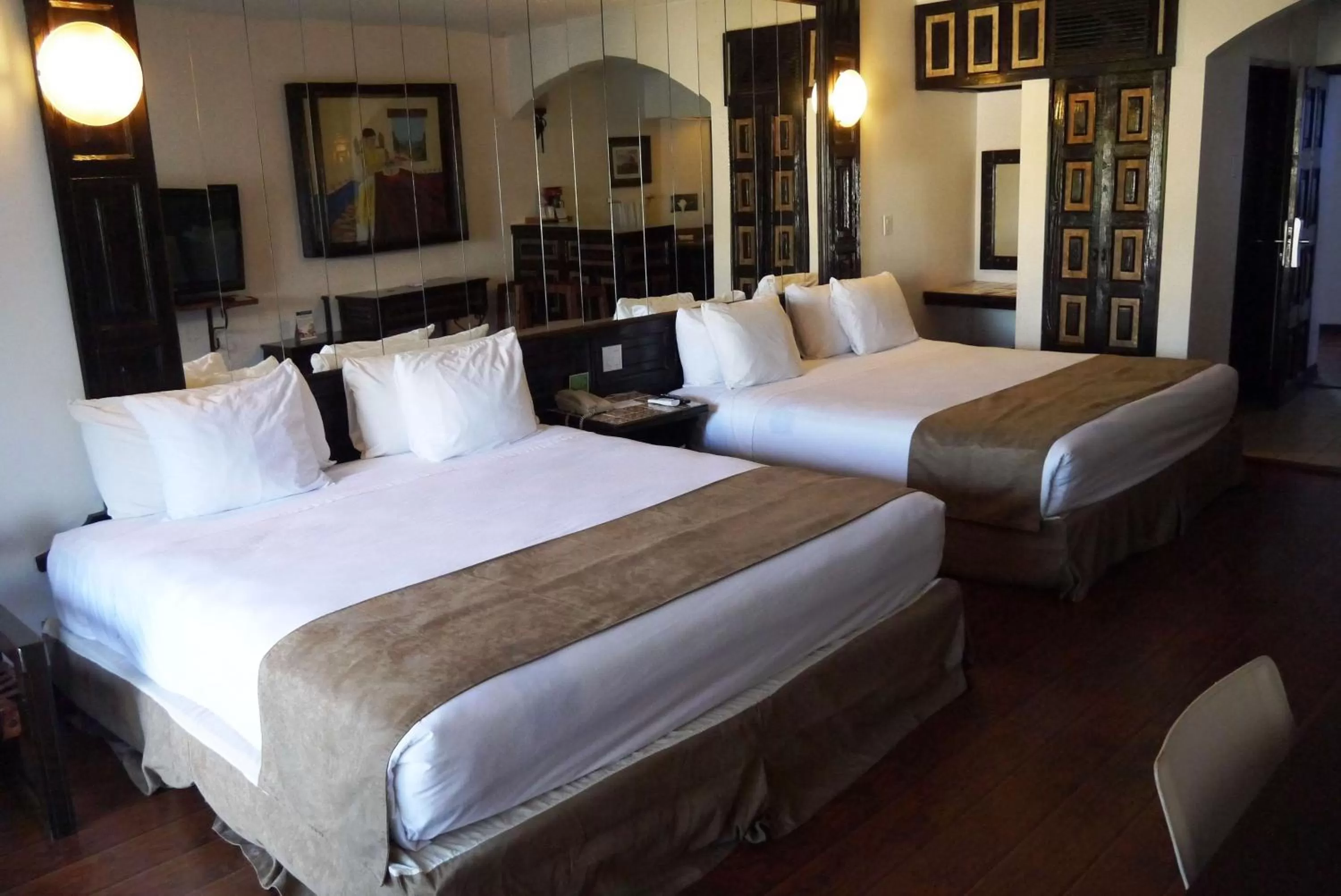 King Room with Two King Beds in Best Western El Cid