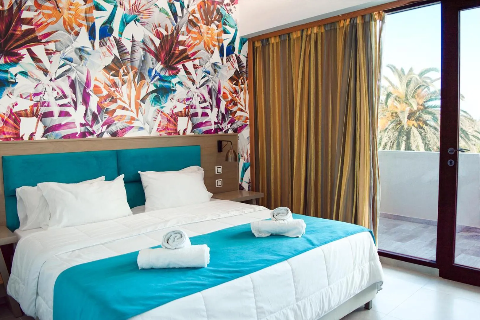 Family Room with Garden View in May Beach Hotel