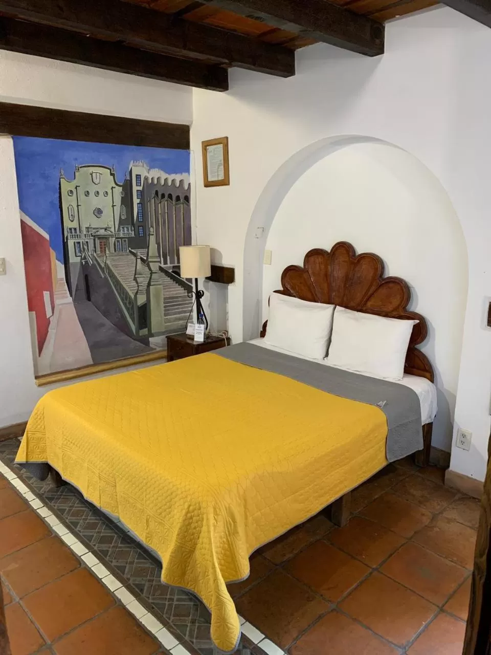 Budget Single Room in Hotel Real Guanajuato