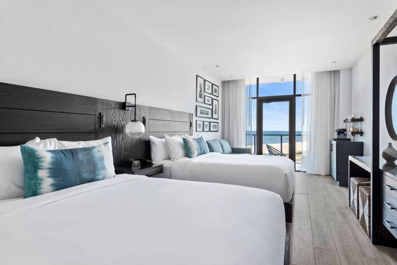 Deluxe Double Room with Sea View in Wave Resort