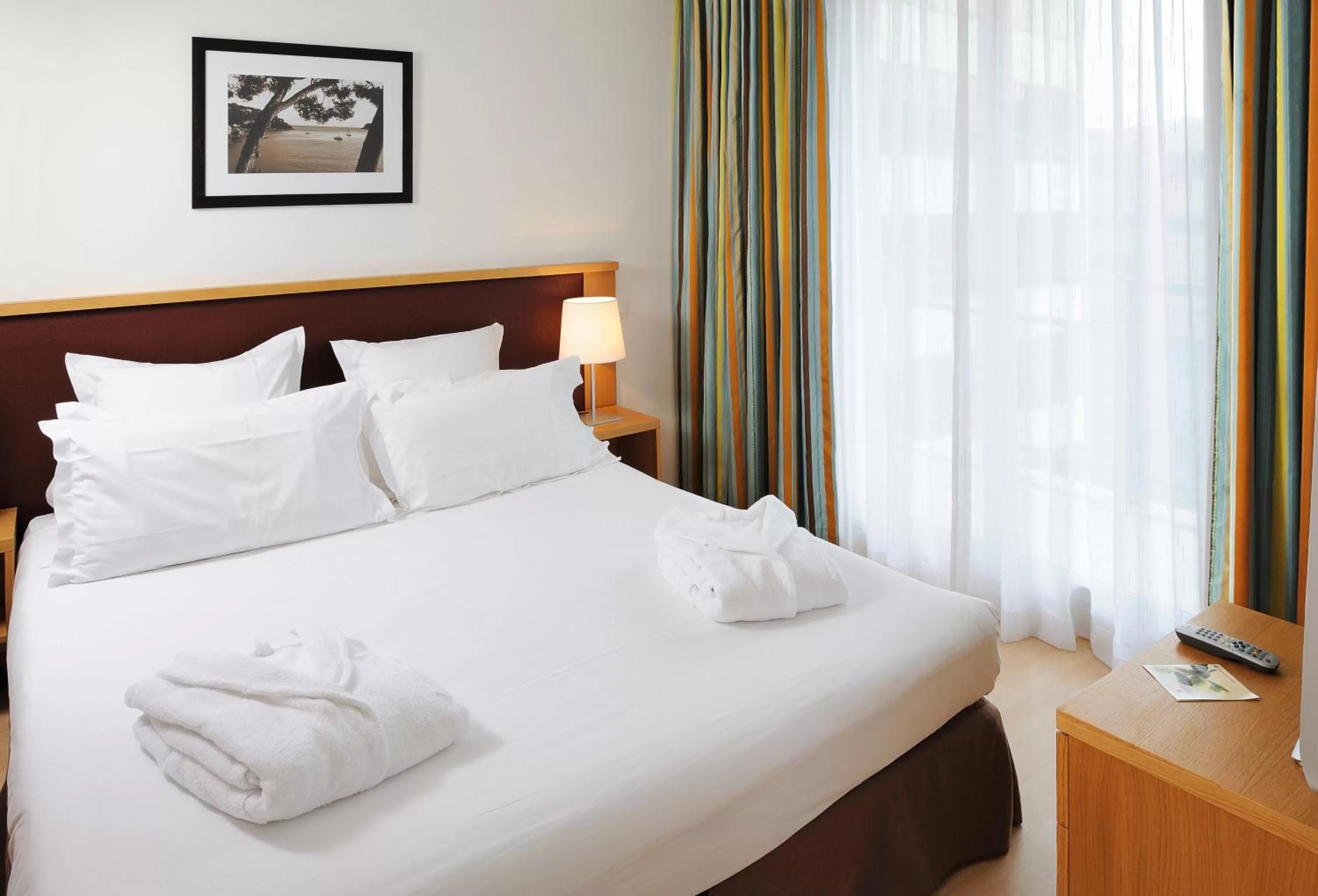 One-Bedroom Apartment 2 Adults + 3 Children in Residhome Paris-Massy