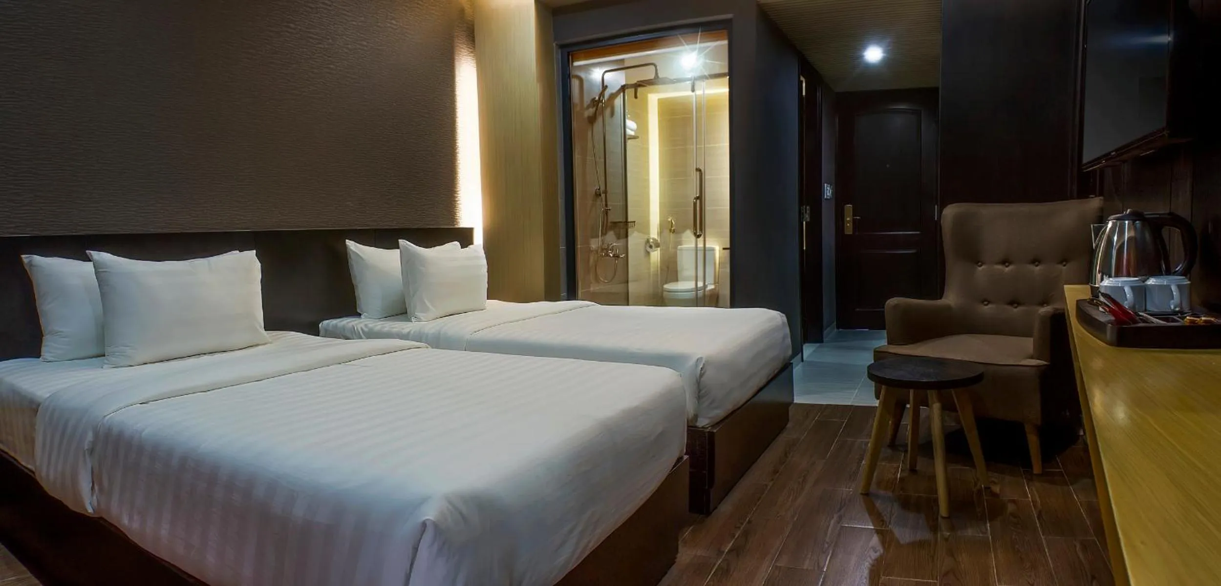 Deluxe Double or Twin Room with Balcony in Golden Hotel
