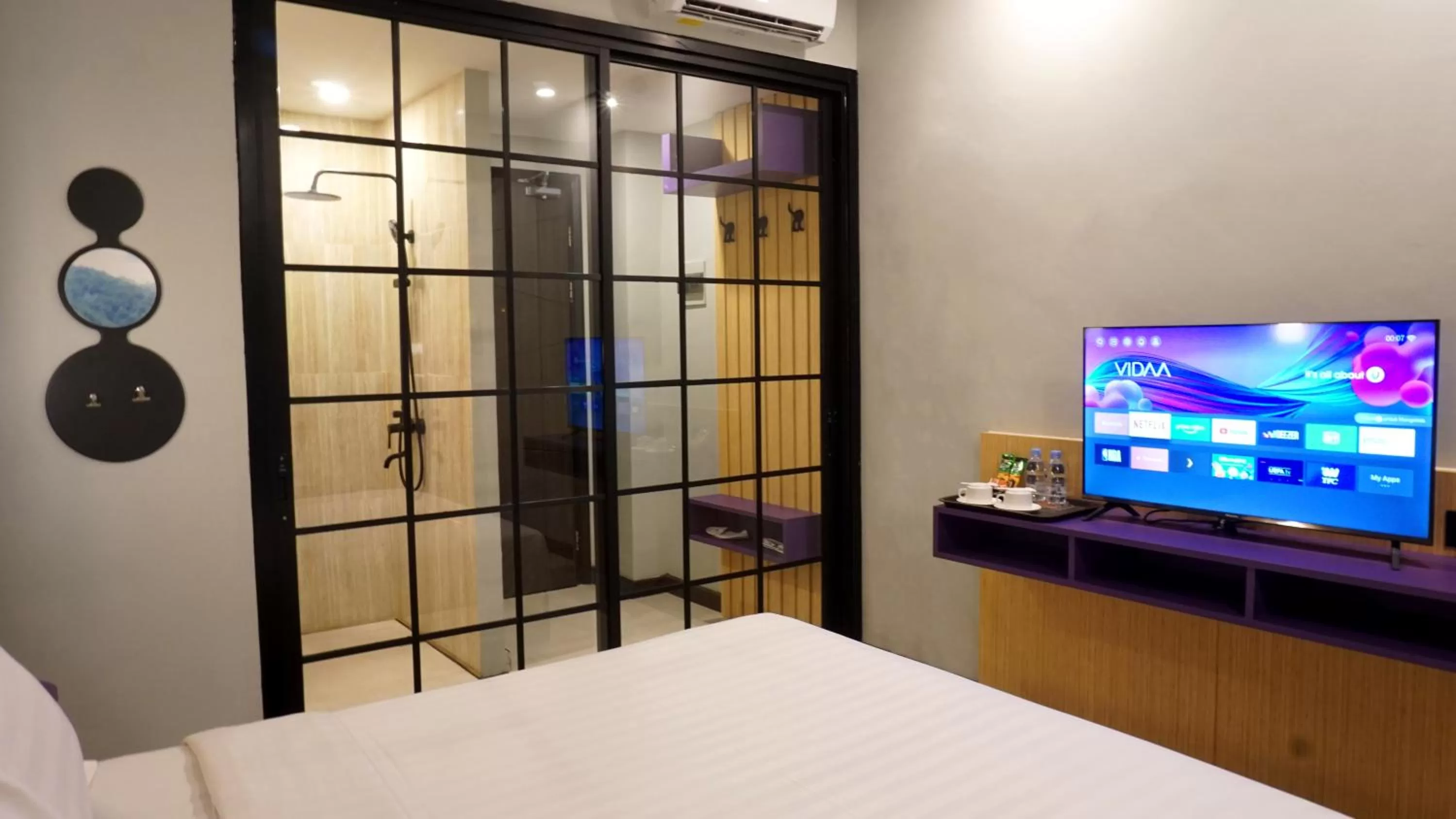 Standard King Room in Oak Tree Urban