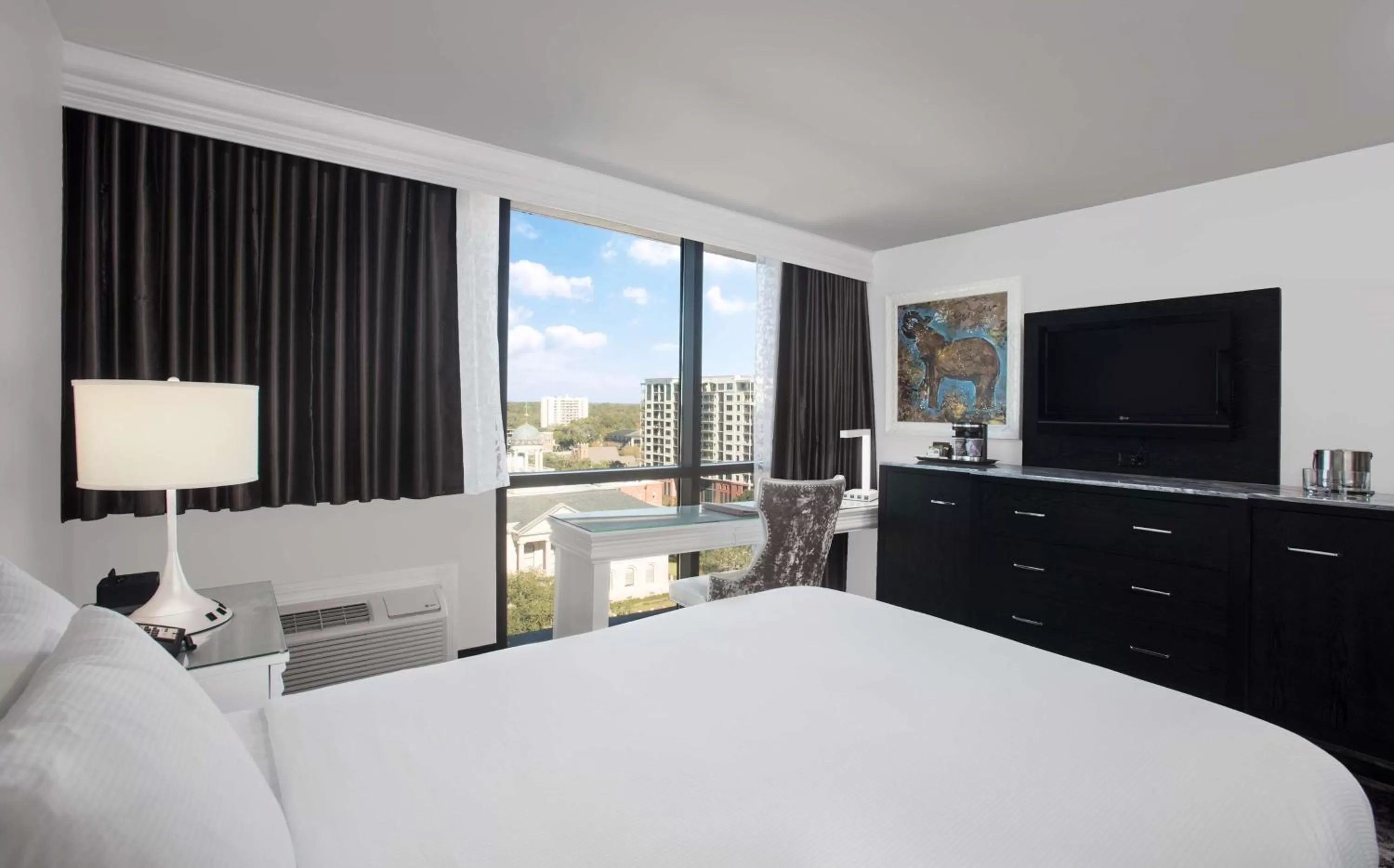 Queen Room in DoubleTree by Hilton Hotel Tallahassee