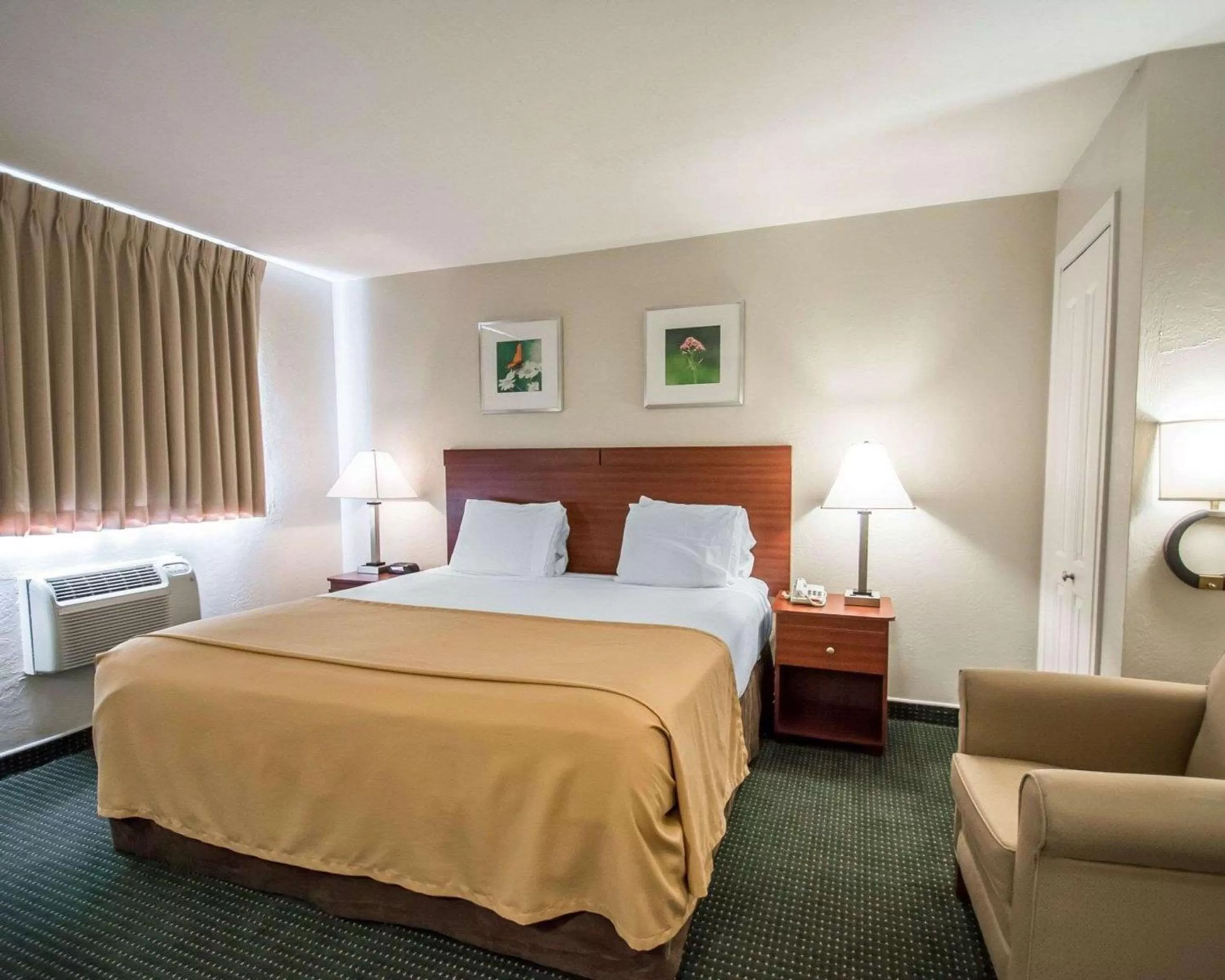 King Room - Non-Smoking in Suburban Studios Melbourne Airport