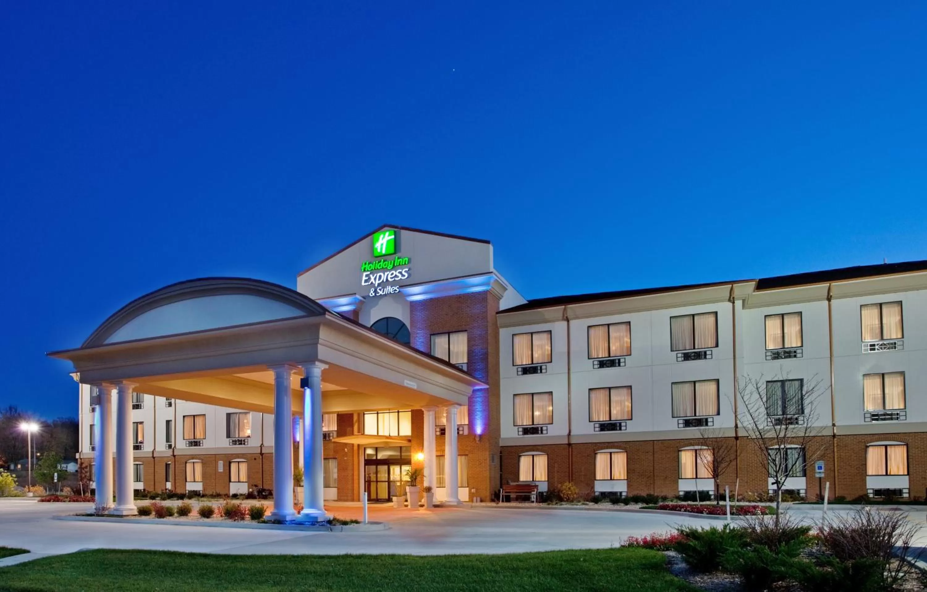 Holiday Inn Express Hotel & Suites St. Charles by IHG
