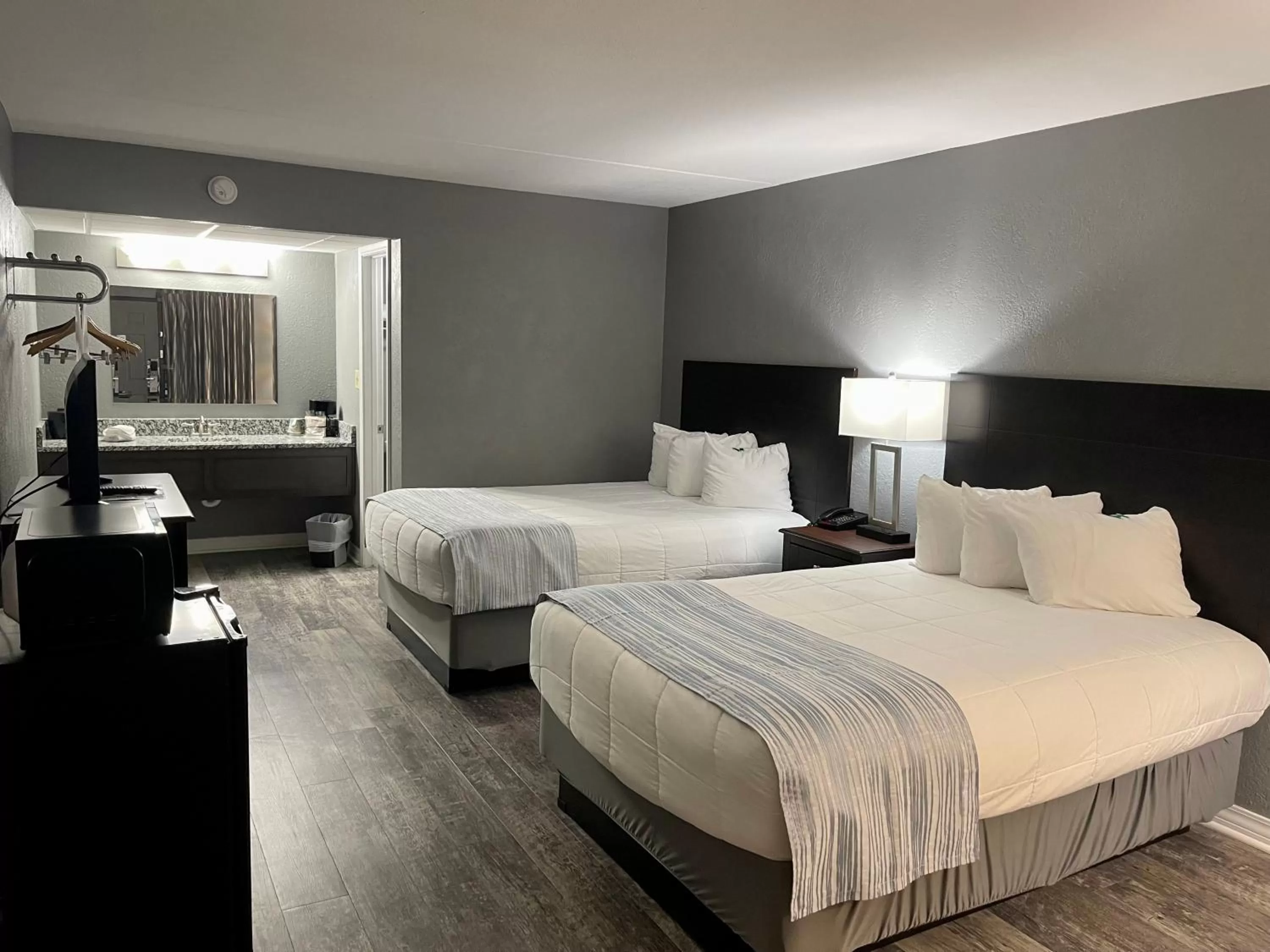 Double Room with Pool View in Lake Norfork Resort