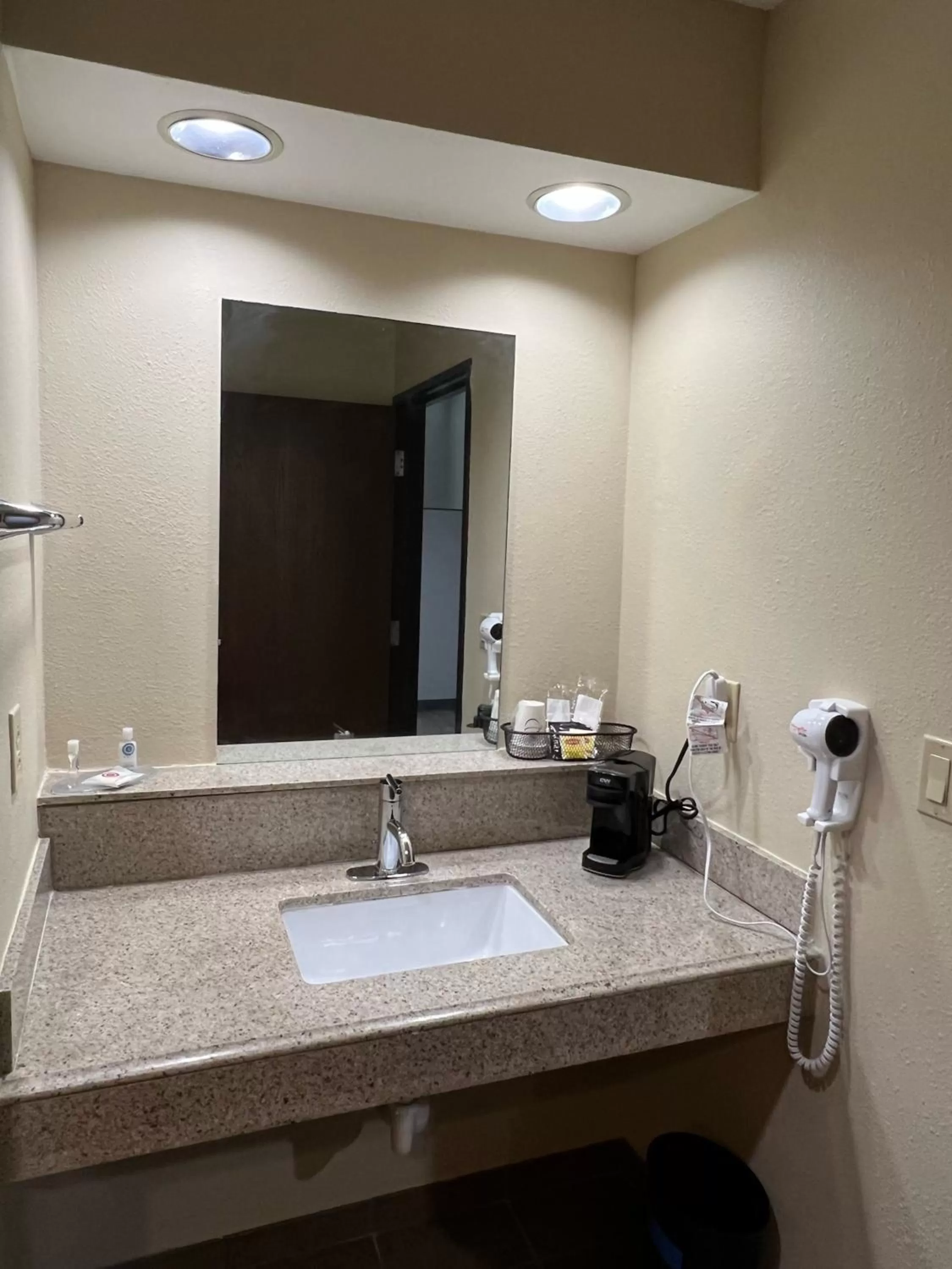 Studio Room with One King Bed and One Double Bed Non-Smoking in HomeTowne Studios & Suites by Red Roof Washington