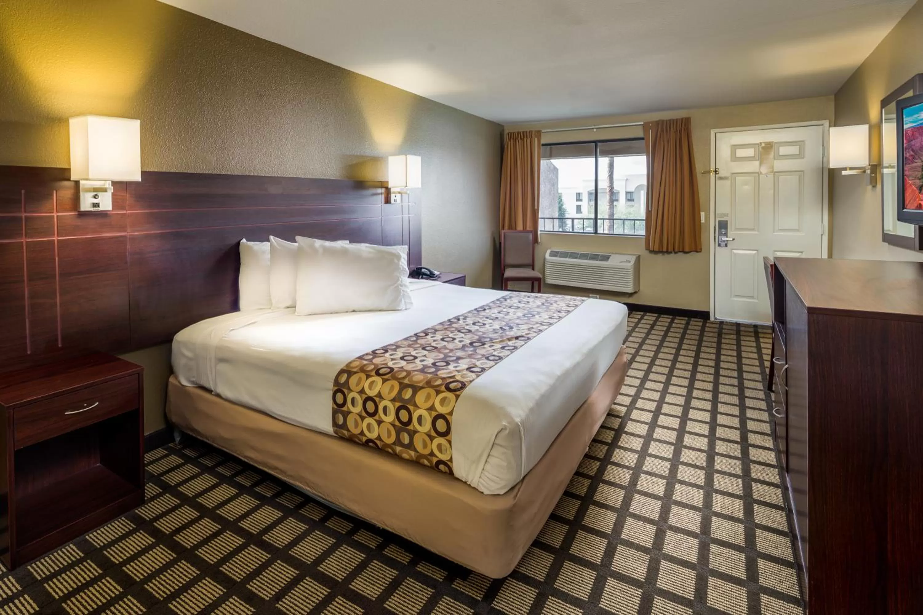 King Room in Travelers Inn - Phoenix