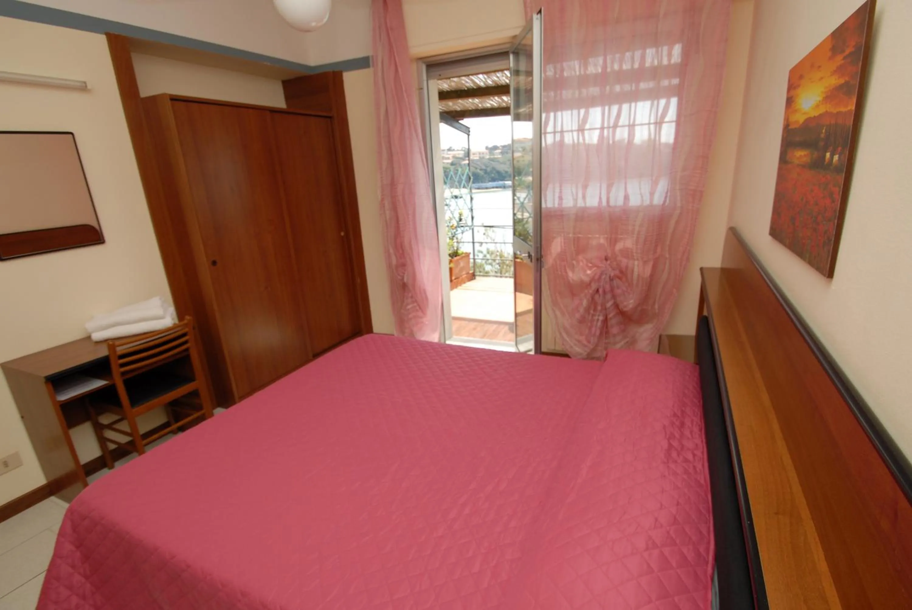Standard Double Room with Balcony and Sea View in Hotel Baia Del Sorriso