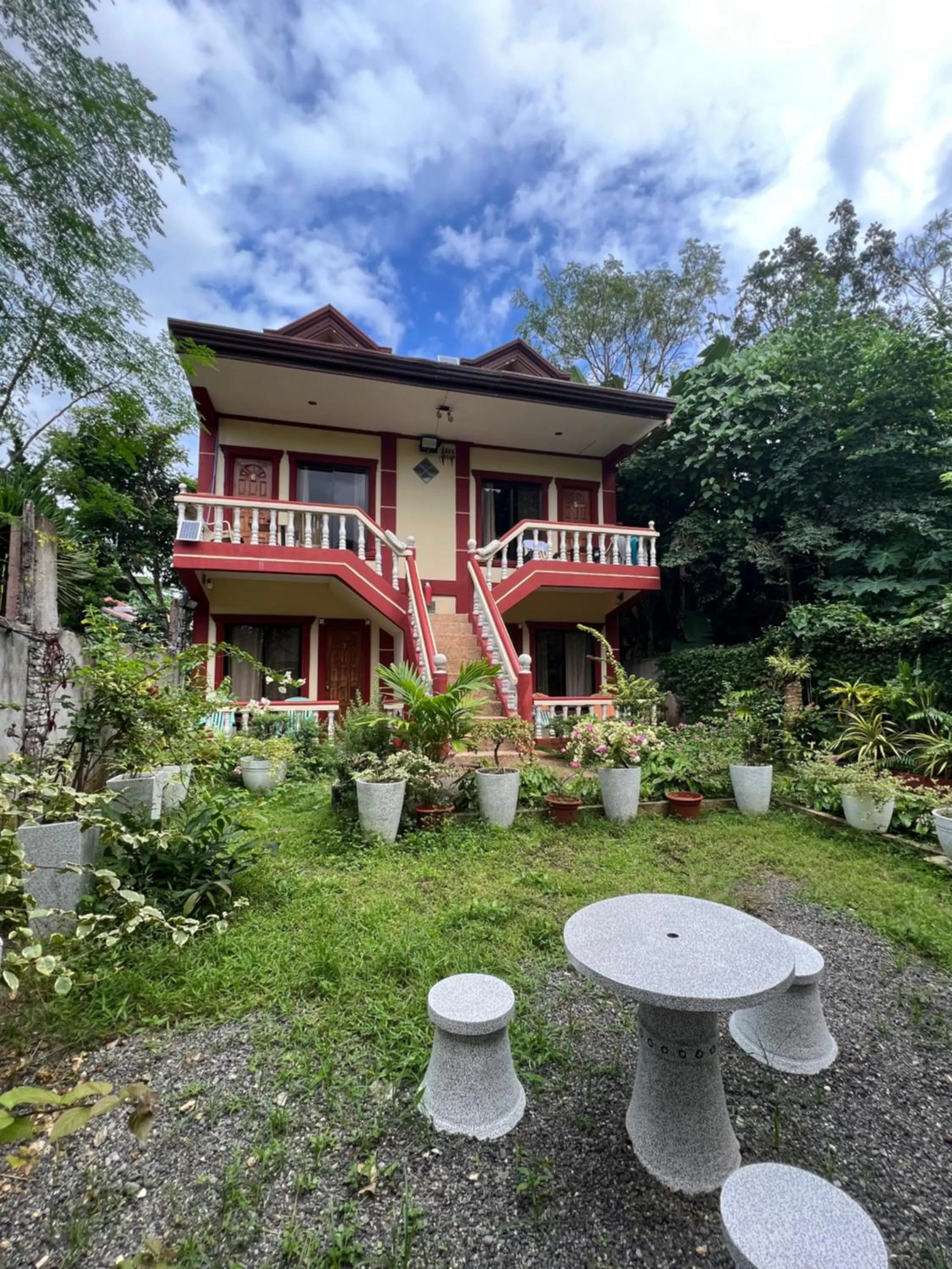 Queen Room with Balcony in One 4 Da Road