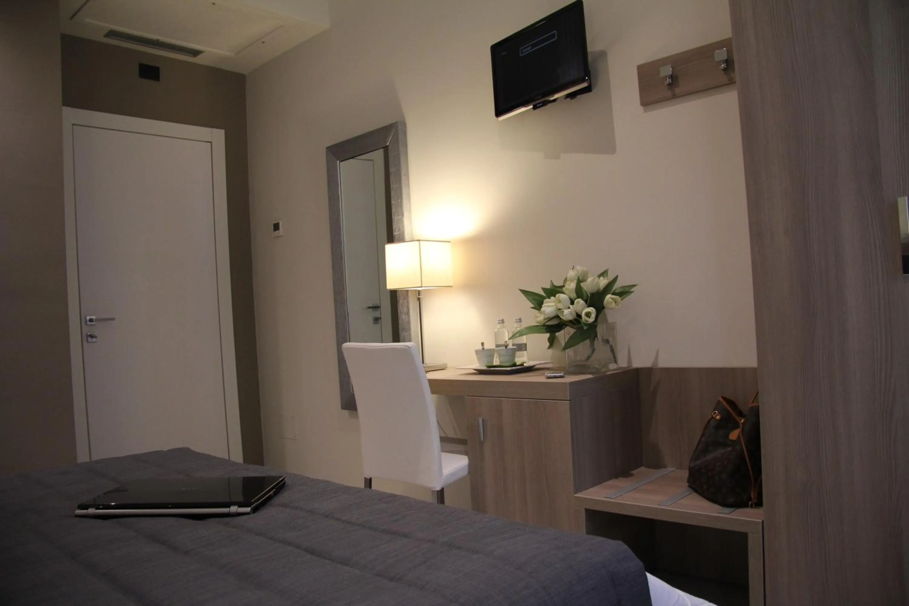 Double or Twin Room in Hotel Zara Milano