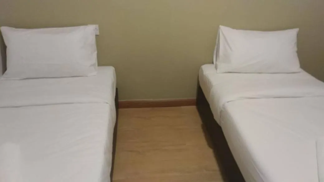 Standard Twin Room with Shared Bathroom in Gem Hotel Nusa Sentral Nusajaya