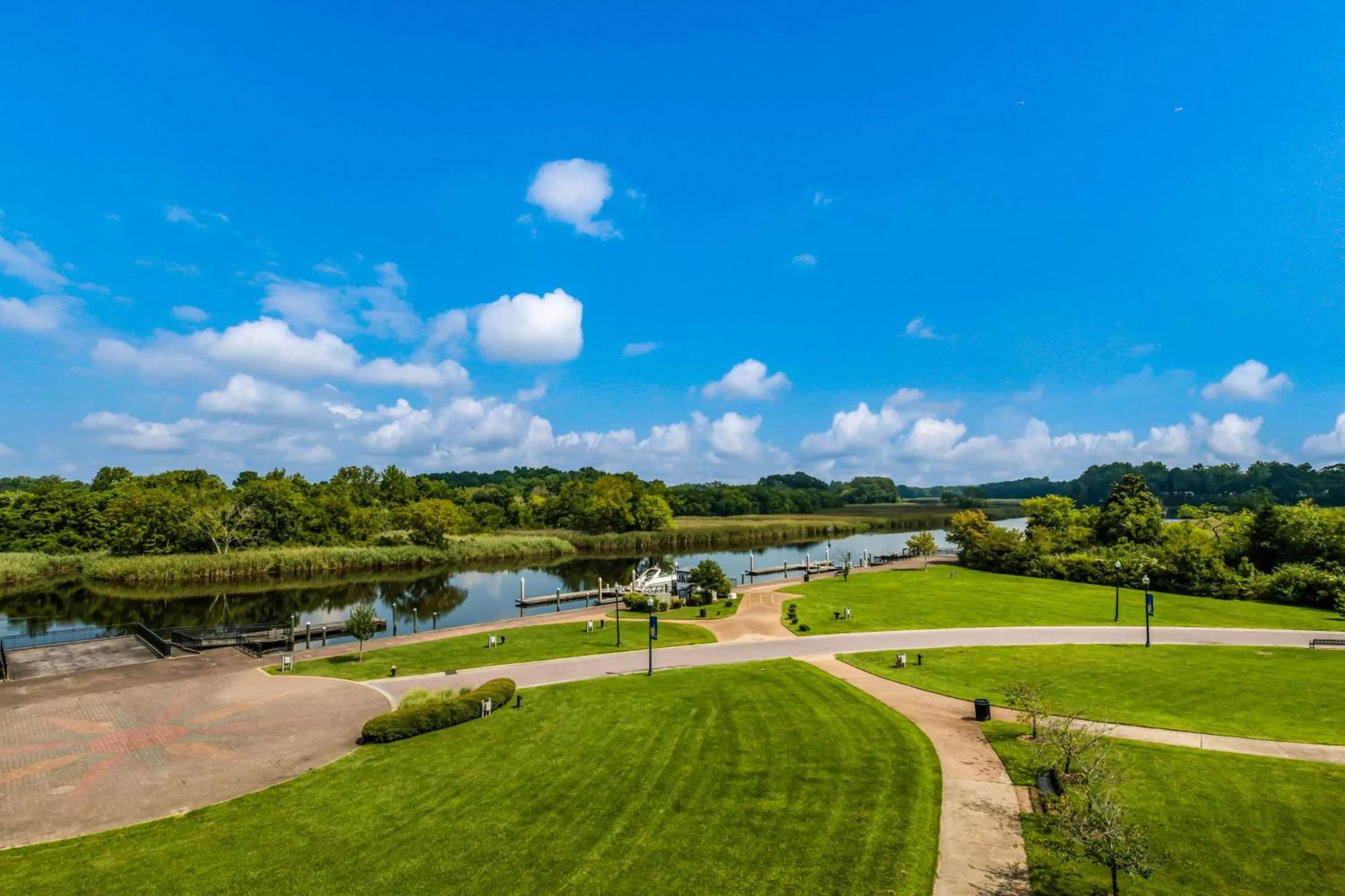 Double Room with Two Double Beds and River View - Non-Smoking in Hilton Garden Inn Suffolk Riverfront