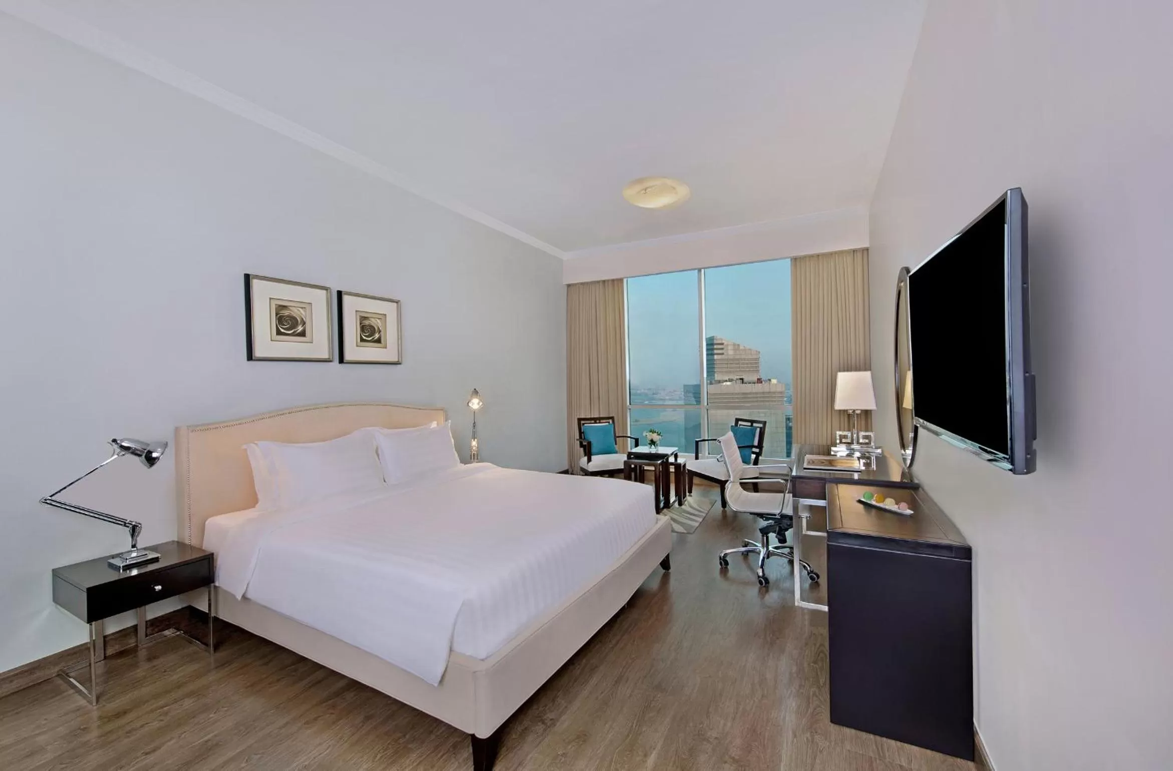 Grand Room City Or Sea View in Ezdan Hotel Doha