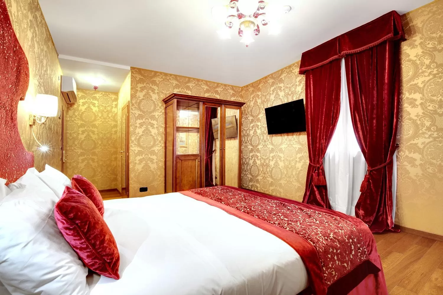 Superior Double or Twin Room in Hotel Casanova