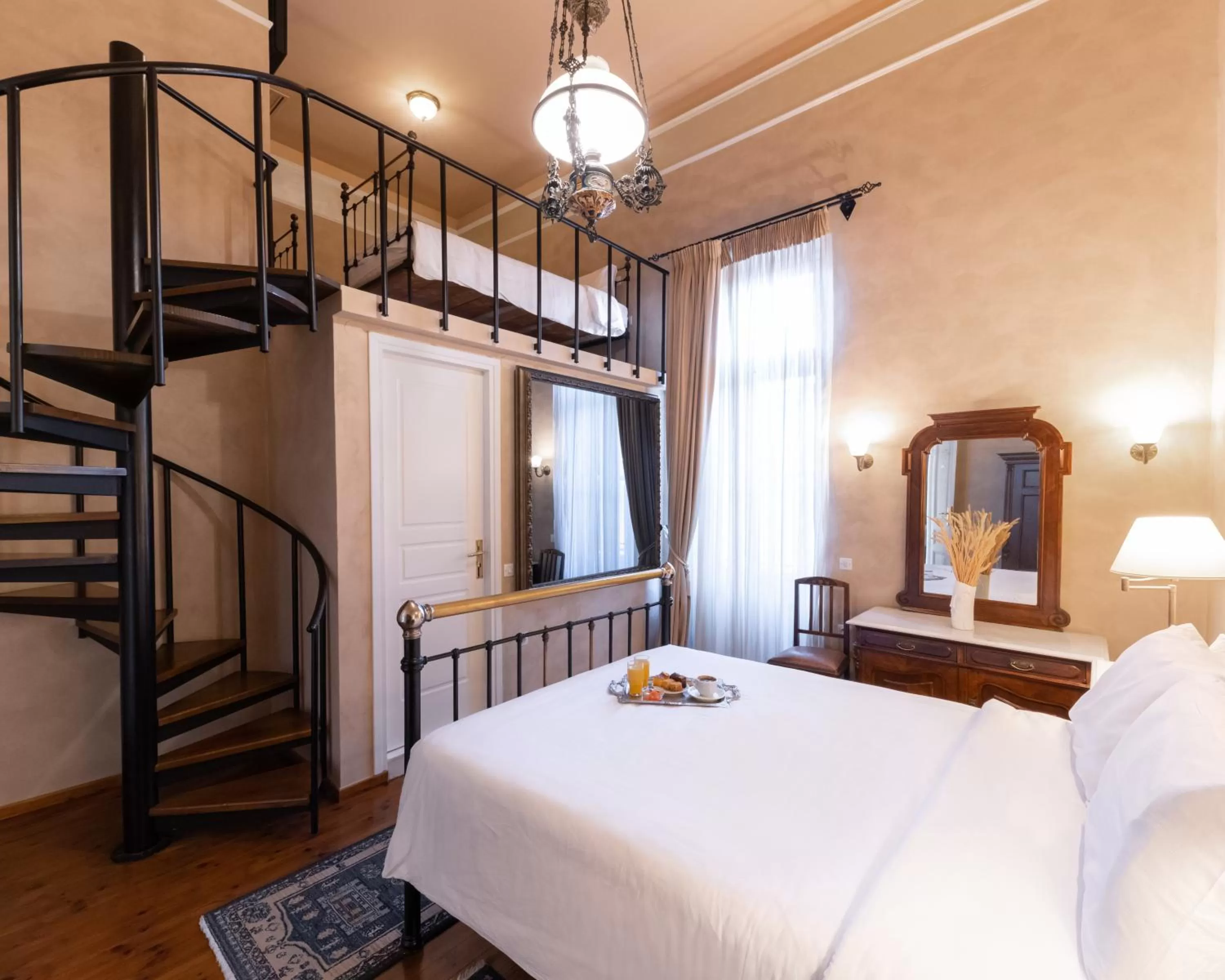 Superior Quadruple Room in Nafsimedon Hotel