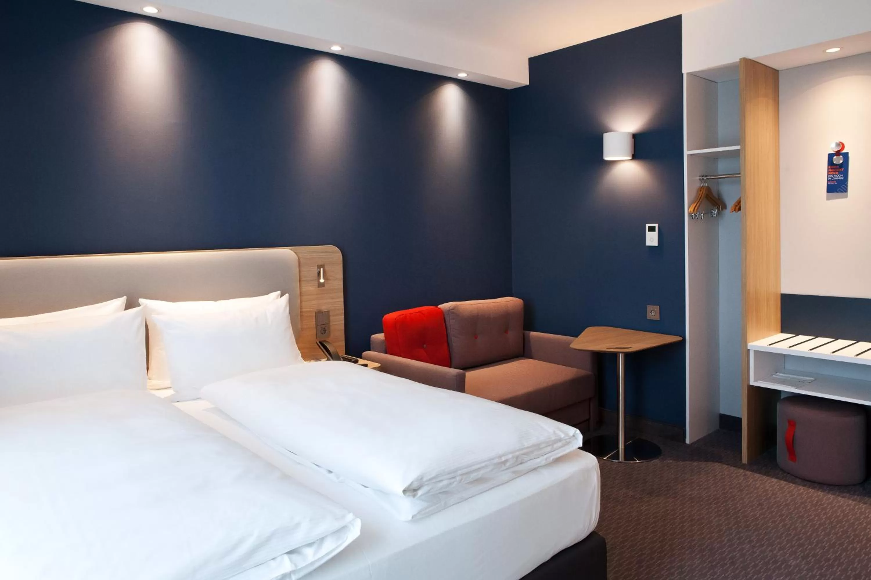 Standard Queen Room with Single Sofa Bed in Holiday Inn Express - Offenburg by IHG