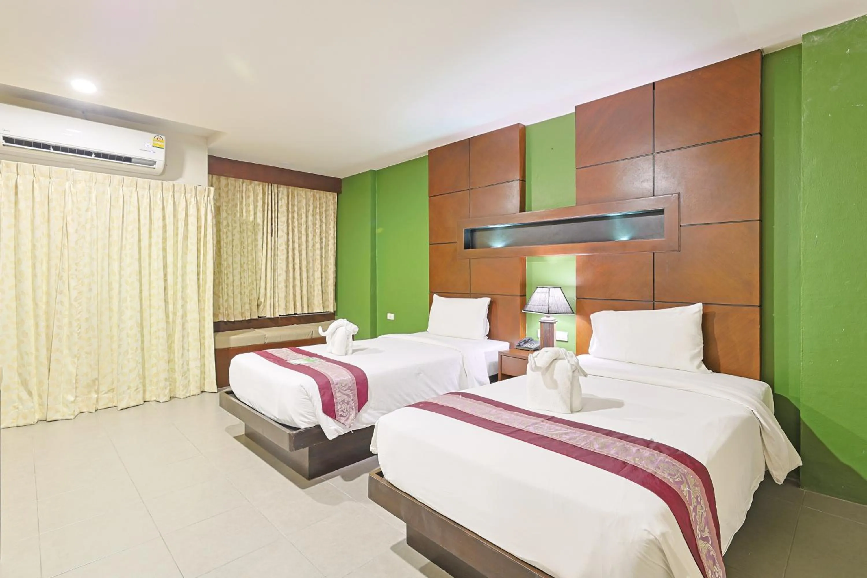 Deluxe Twin Room in Gu Hotel Patong