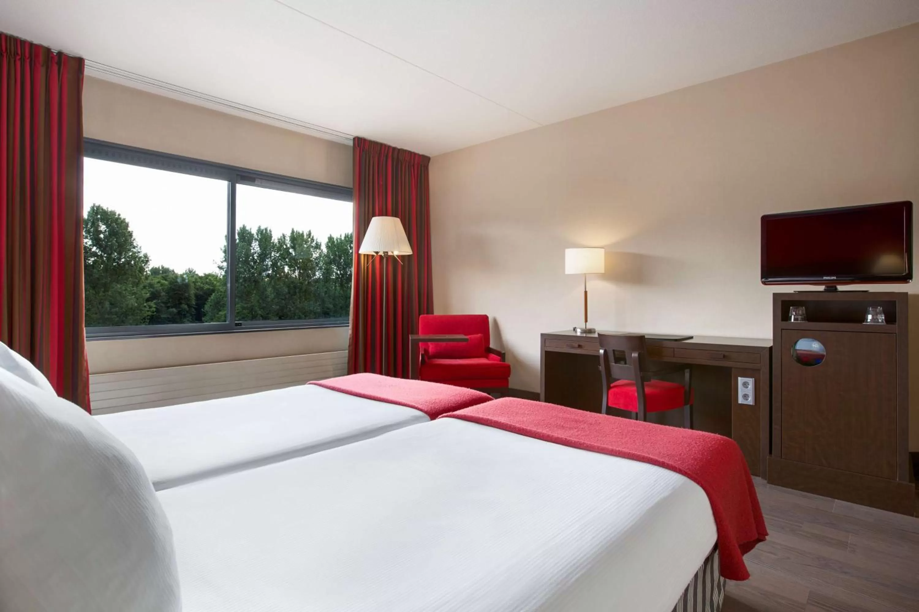 Standard Twin Room with Extra Bed in NH Capelle Rotterdam