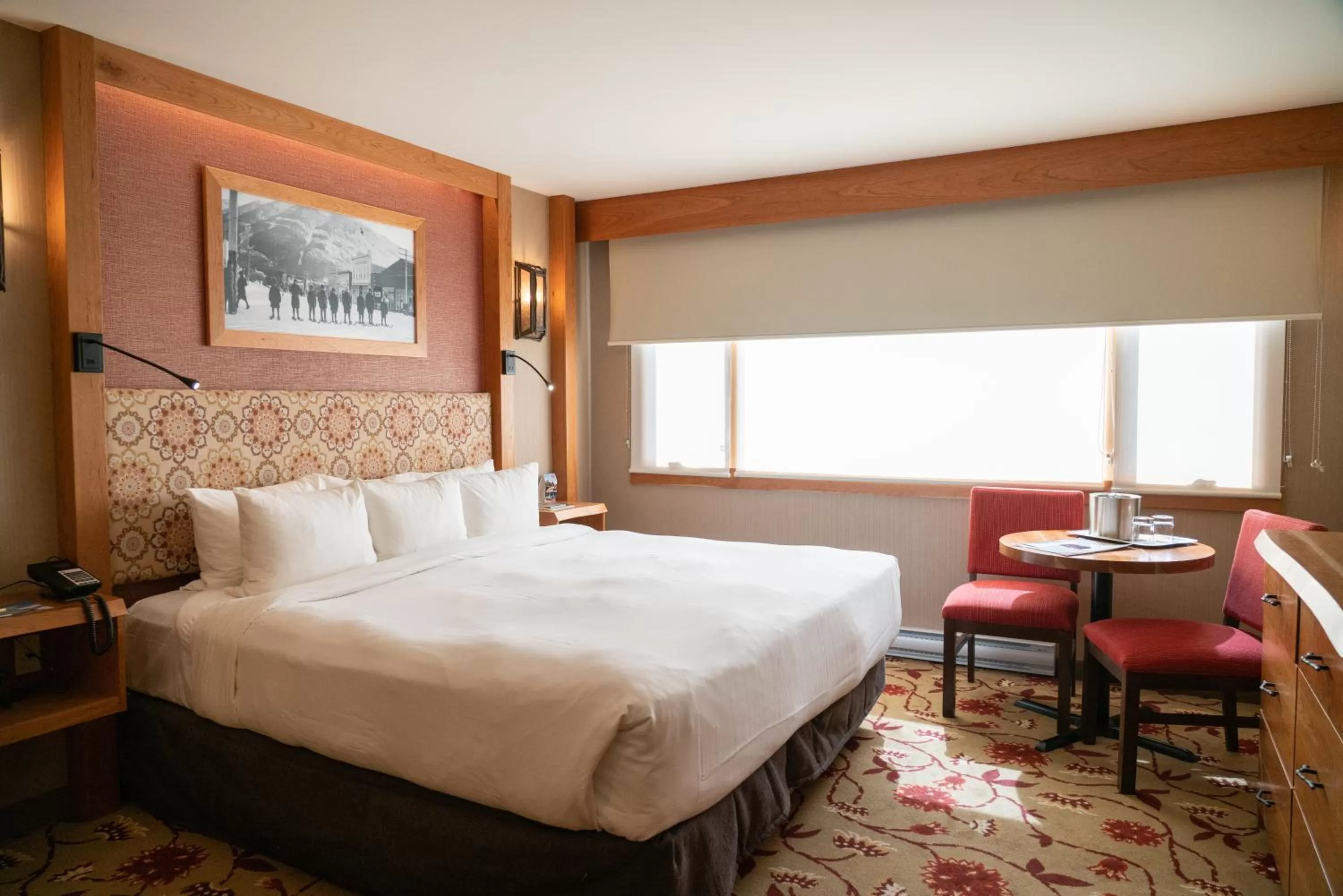 Superior King Room in Banff Ptarmigan Inn