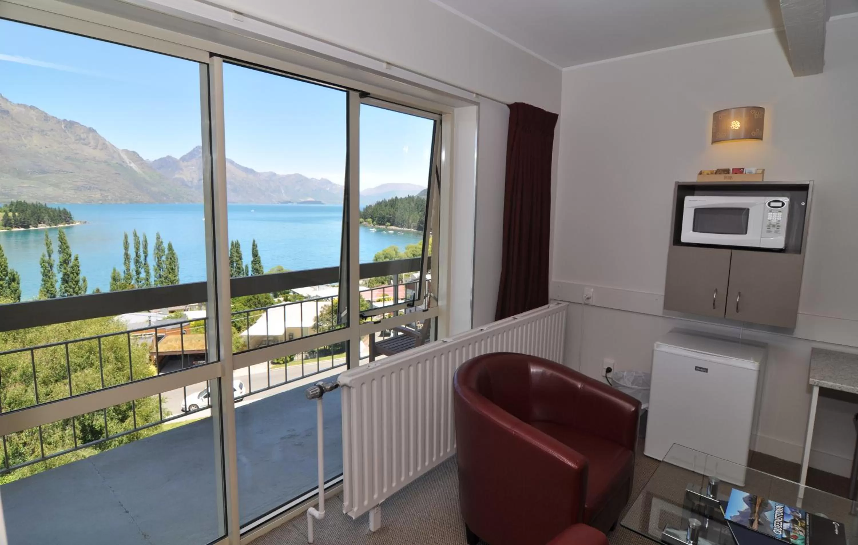 Studio with Lake View in Earnslaw Lodge