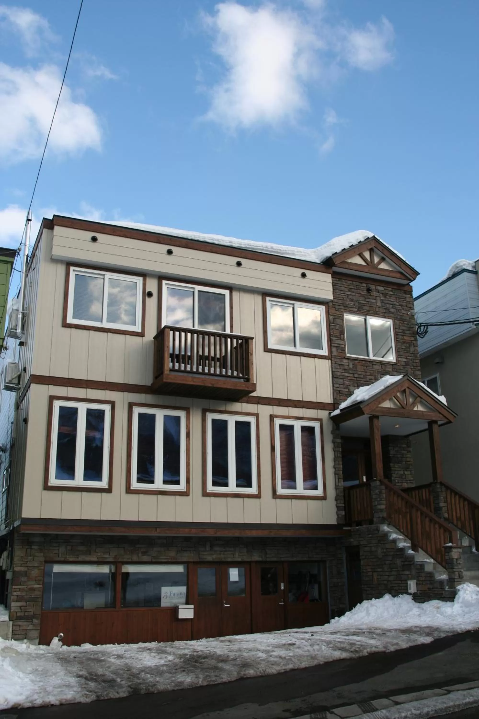 1 BR Apartment - Downstairs - Non-Smoking in Fresh Powder Accommodation