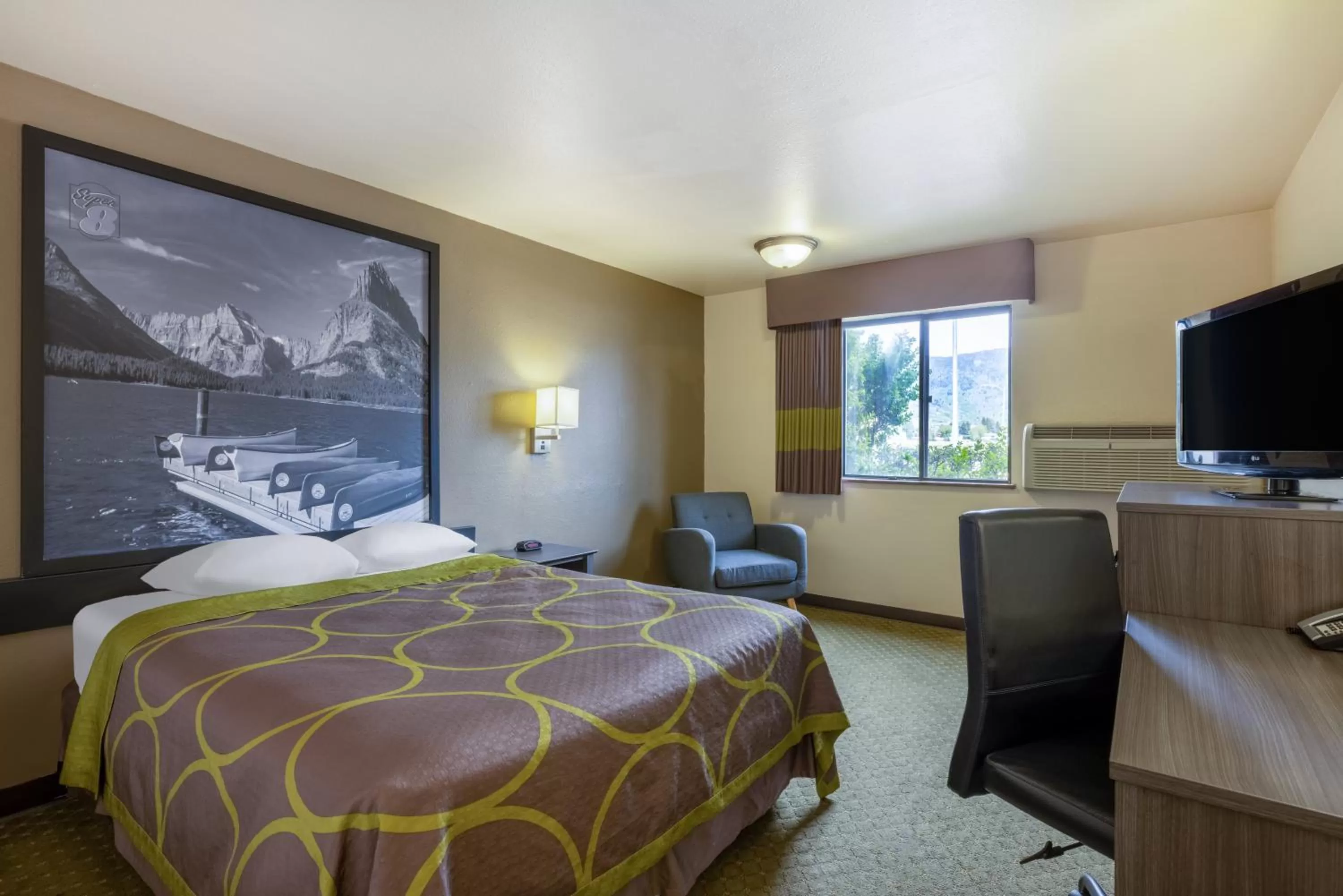 Queen Room - Mobility Access/Non-Smoking in Super 8 by Wyndham Butte MT