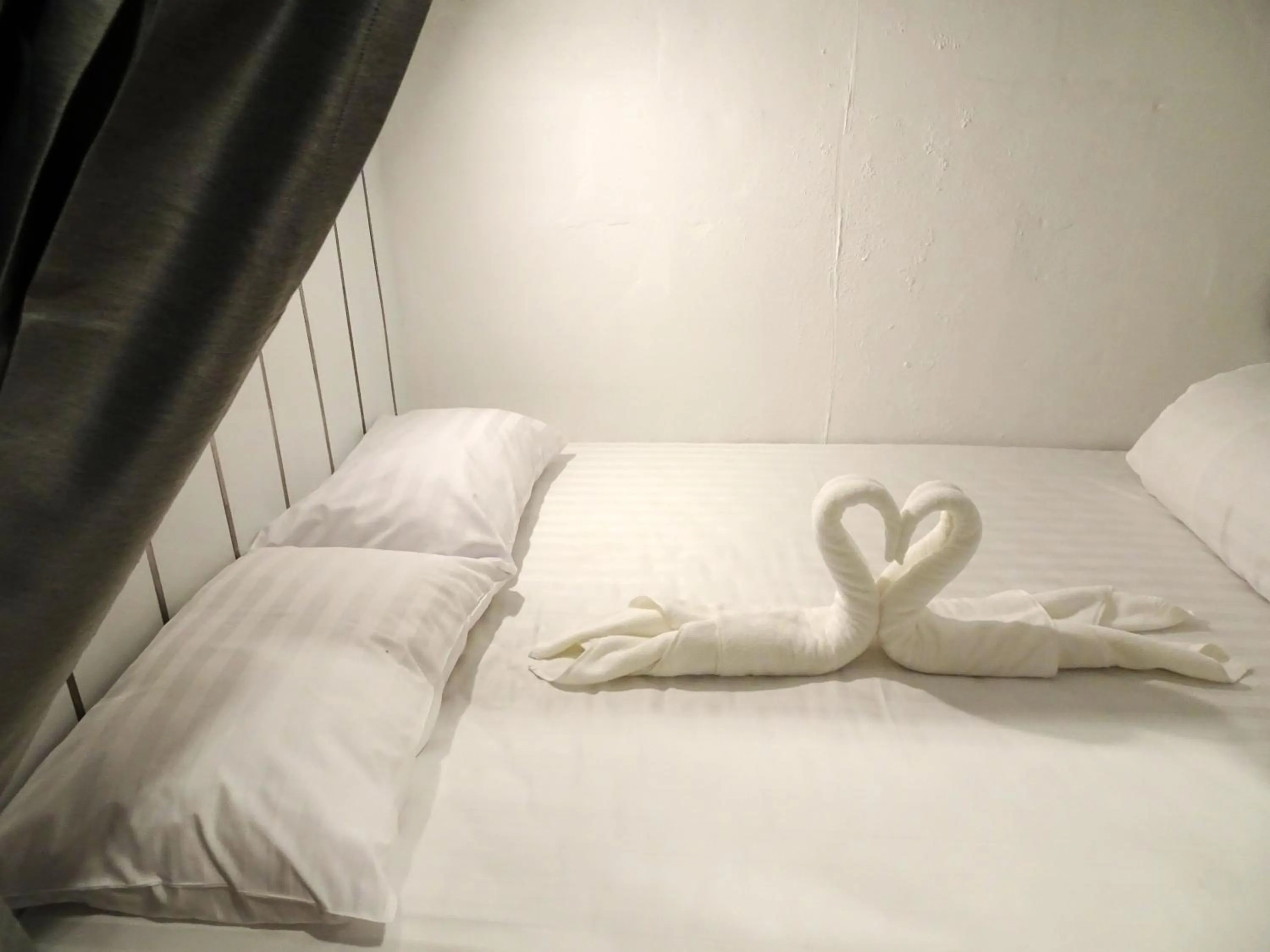 Upper Queen Bed in Mixed Dormitory Room in What's Up Chiang Mai