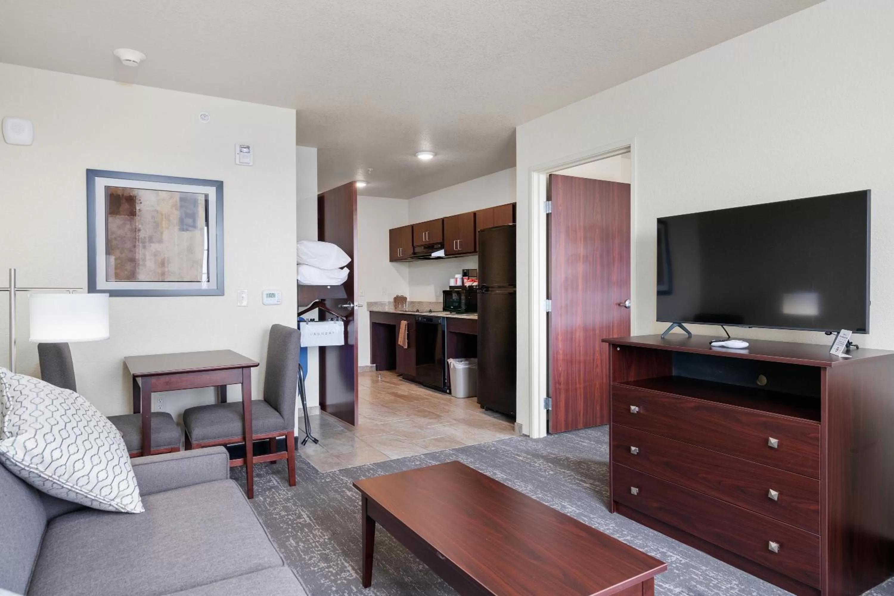 Quadruple Room in Cobblestone Inn & Suites - Yuma