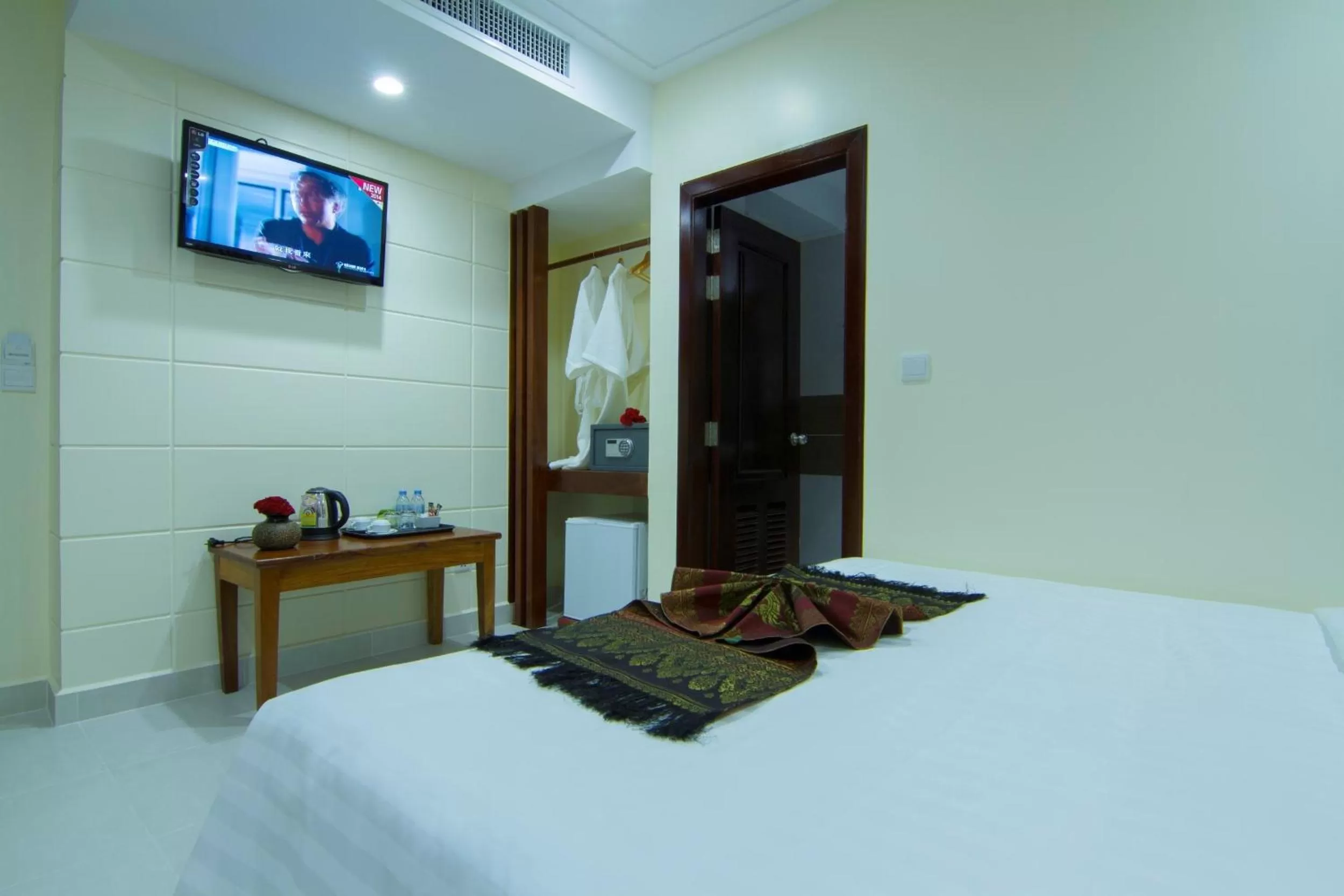Superior Double Room in Rose Emerald Hotel